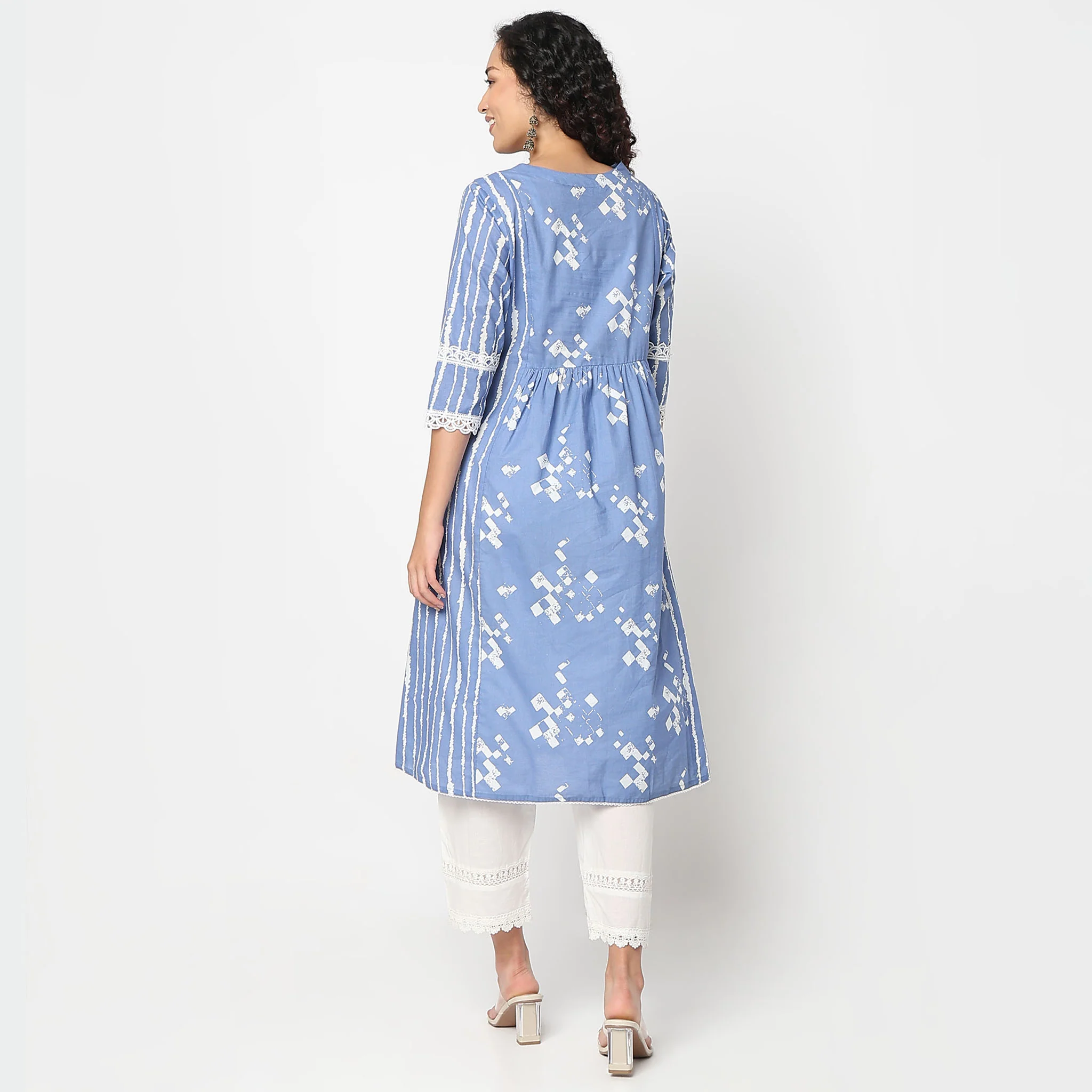 Abstract Printed Kurta With Lace Highlight - Image 3