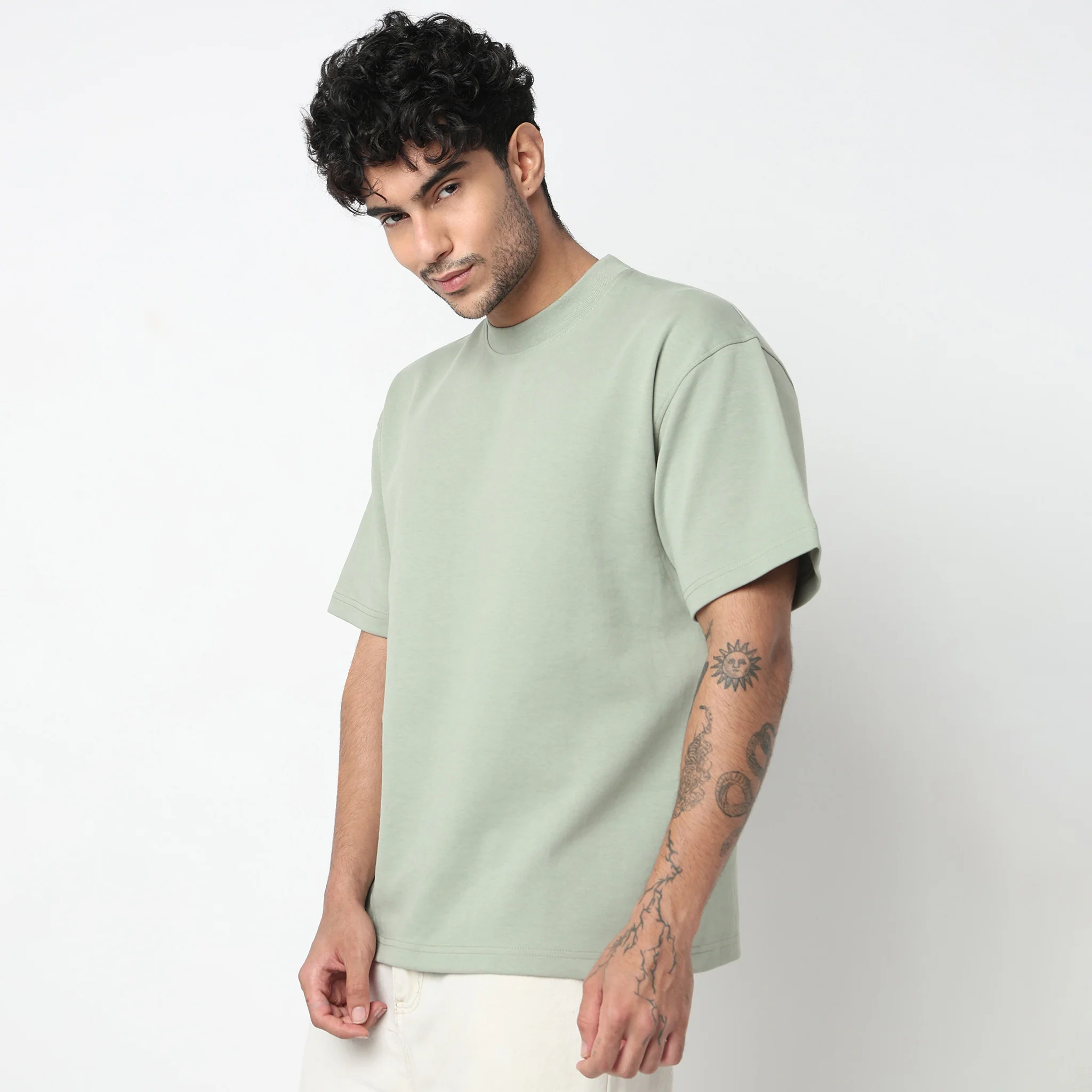 Airess Oversize Solid T-Shirt - Image 10