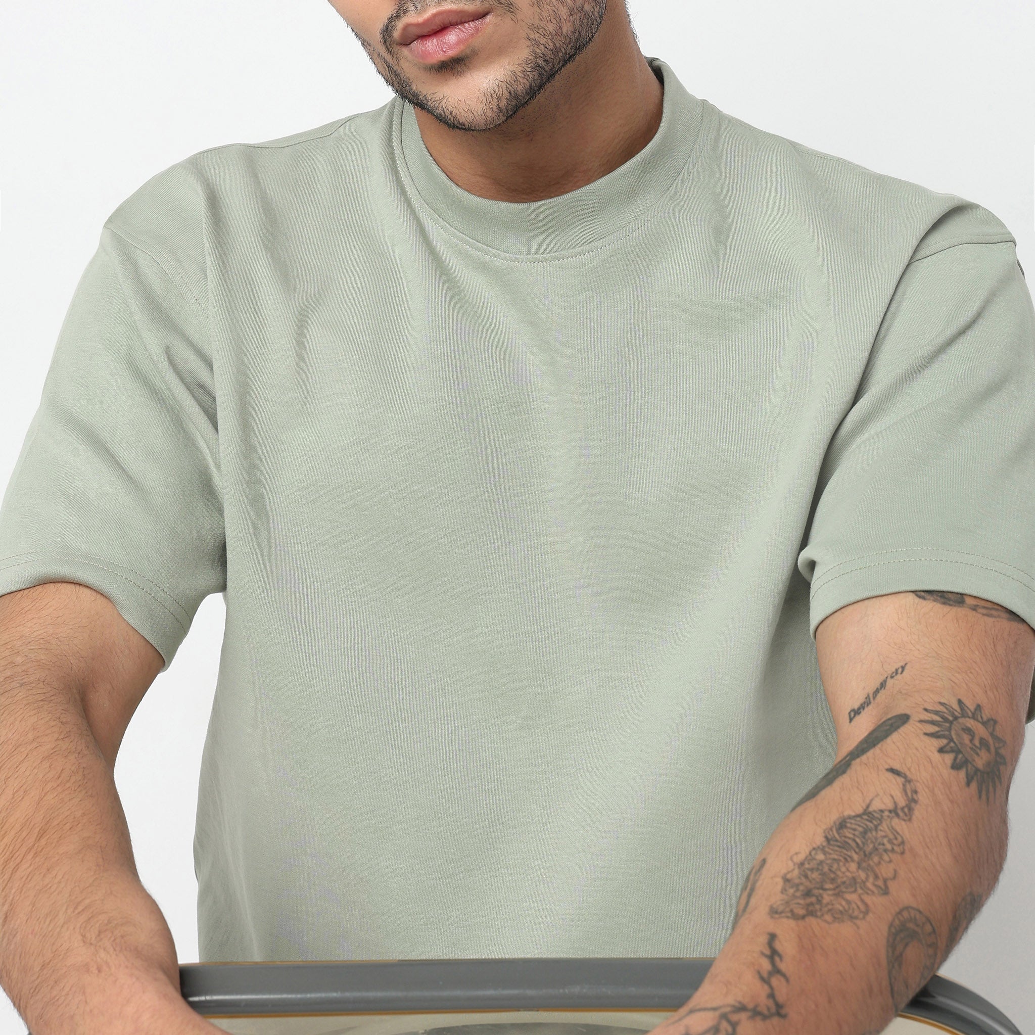 Airess Oversize Solid T-Shirt - Image 9