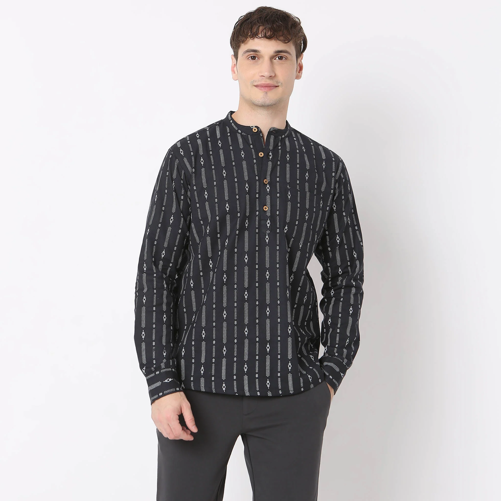 Ethnic Short Length Mandarin Collar Printed Kurta Shirt Enriched With Flex Linen - Image 2