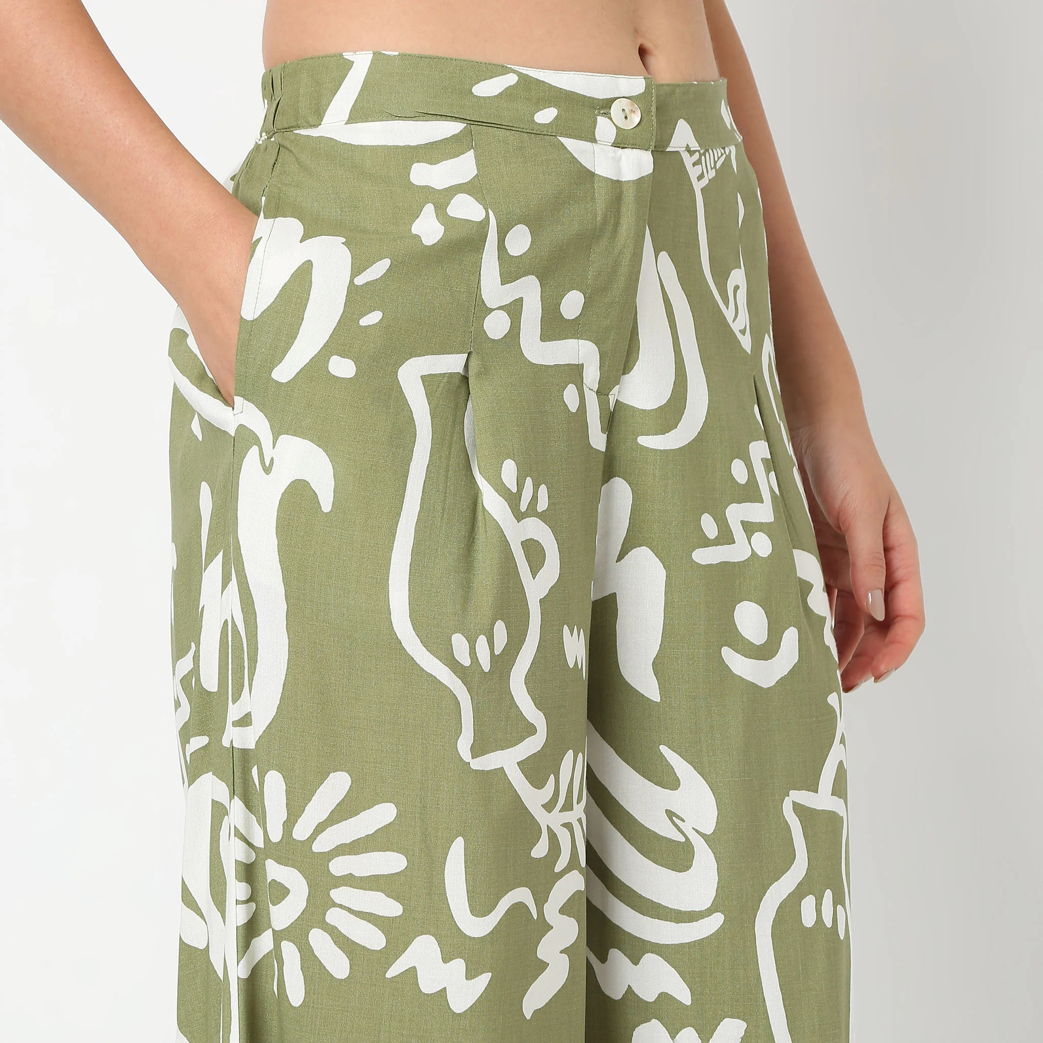 Ankle Length Printed Relaxed Fit Pants - Image 4