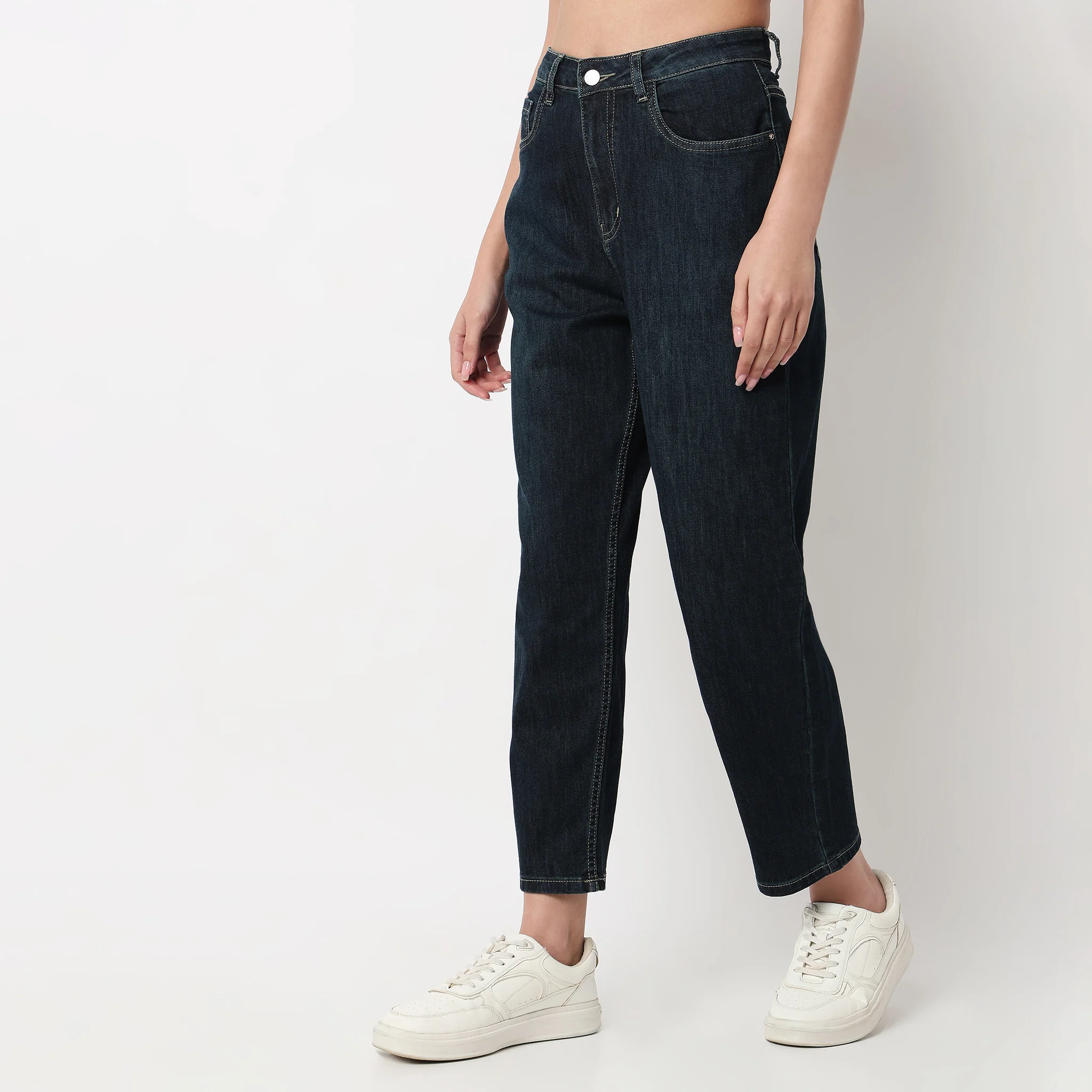 Baisc 5 Pocket Cropped Jeans With Relaxed Fit - Image 5