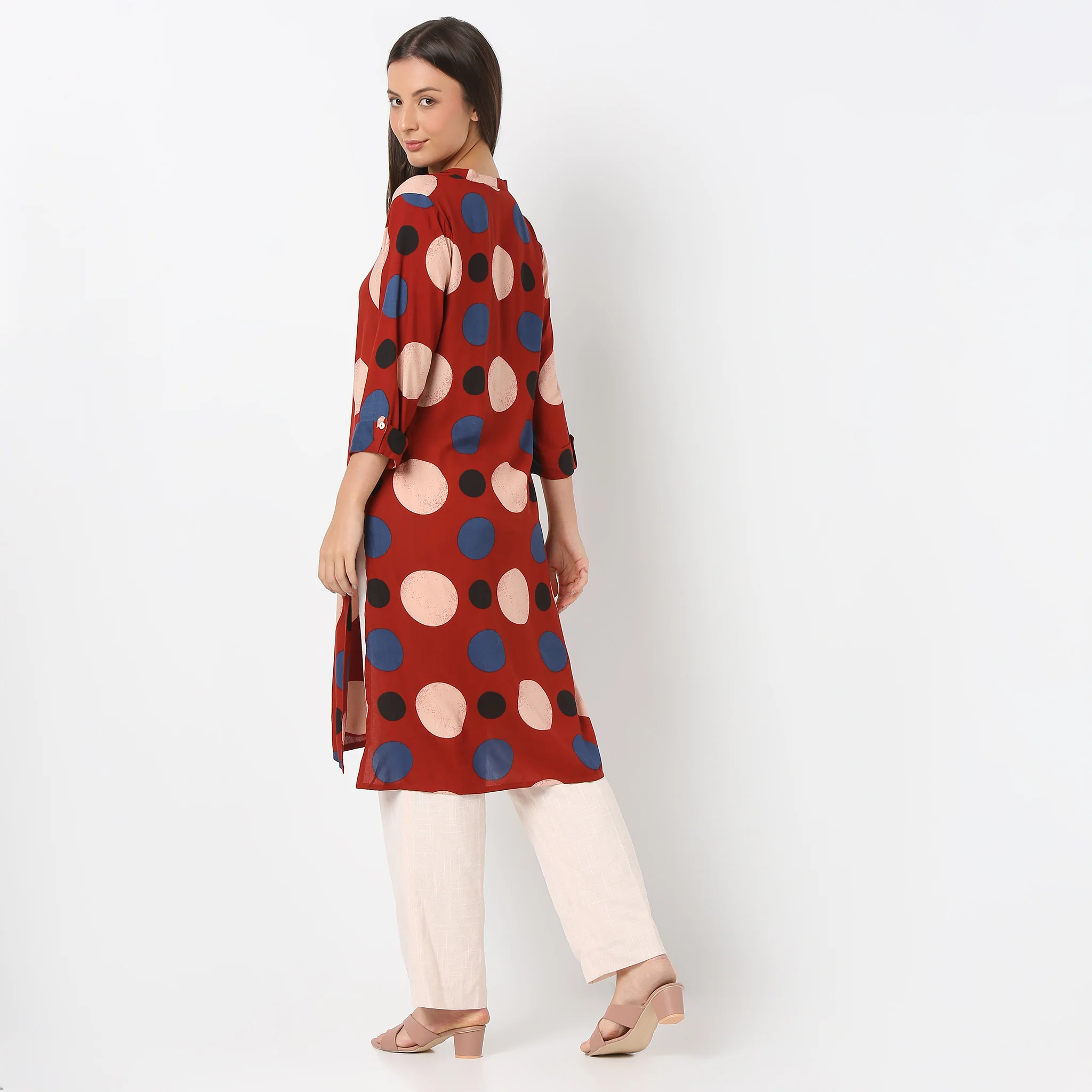 Band Neck Knee Length Three-Fourth Sleeve Printed Straight Fit Kurta - Image 3
