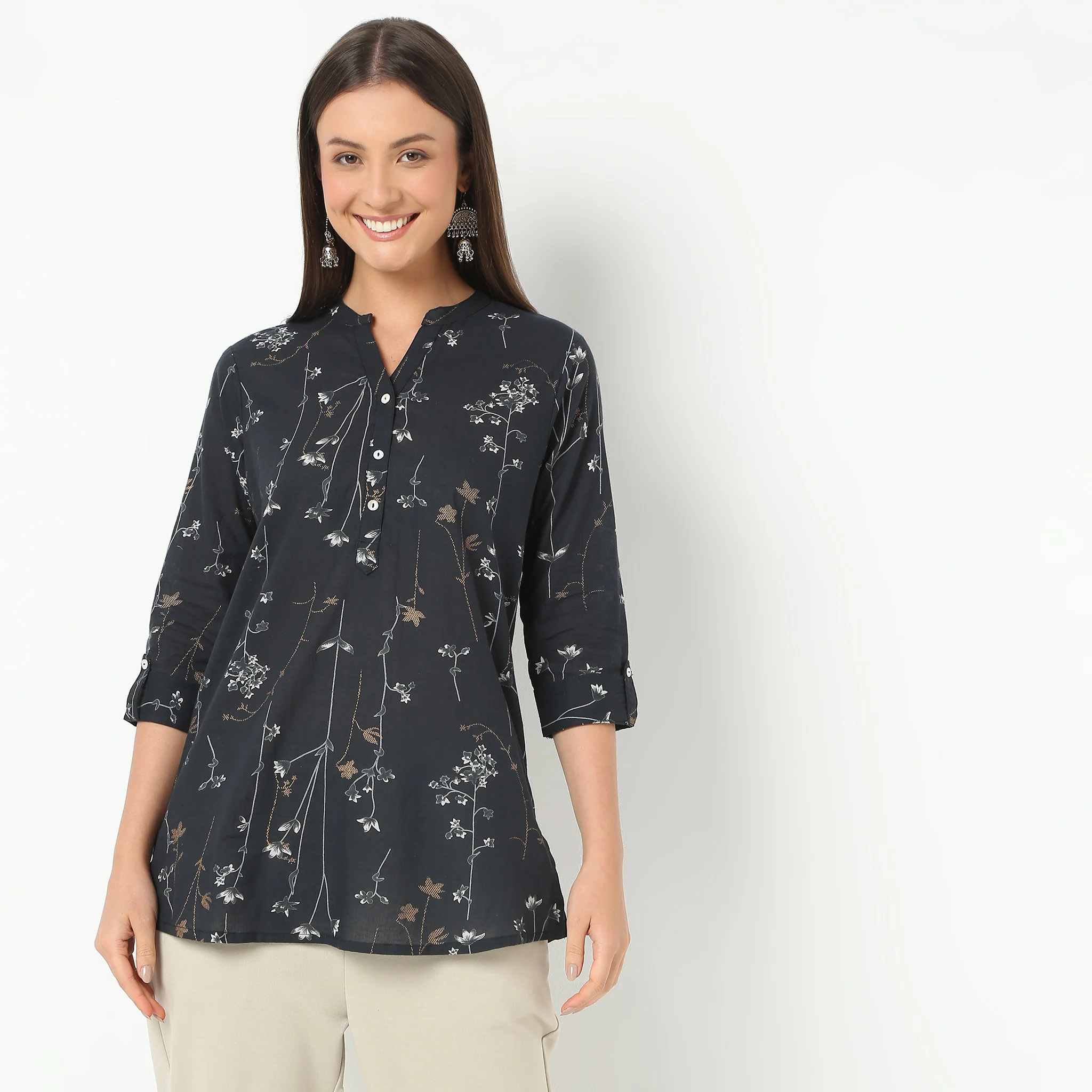 Band Neck Three-Fourth Sleeve Printed Straight Fit Short Kurta - Image 2