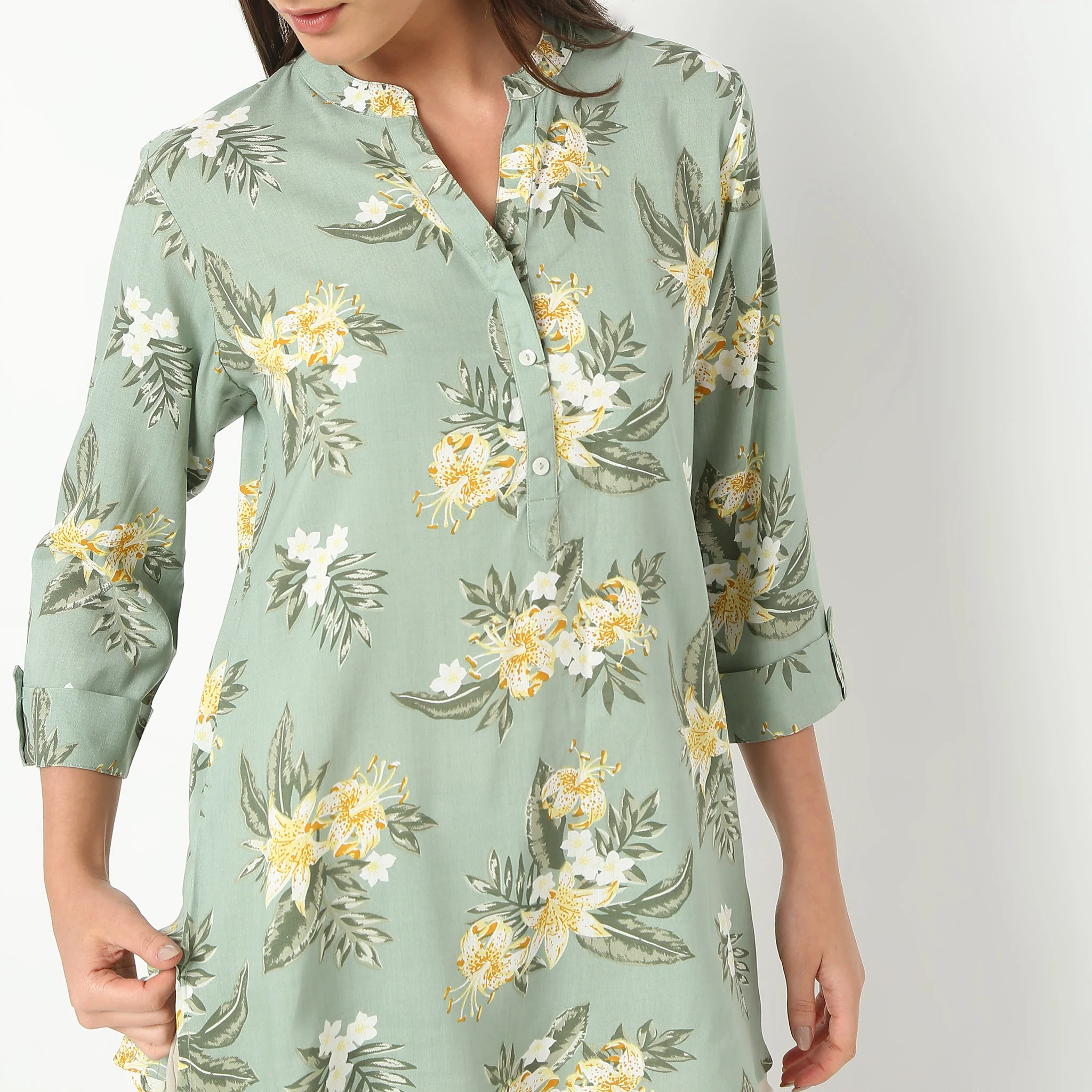 Band Neck Three-Fourth Sleeve Printed Straight Fit Short Kurta - Image 4