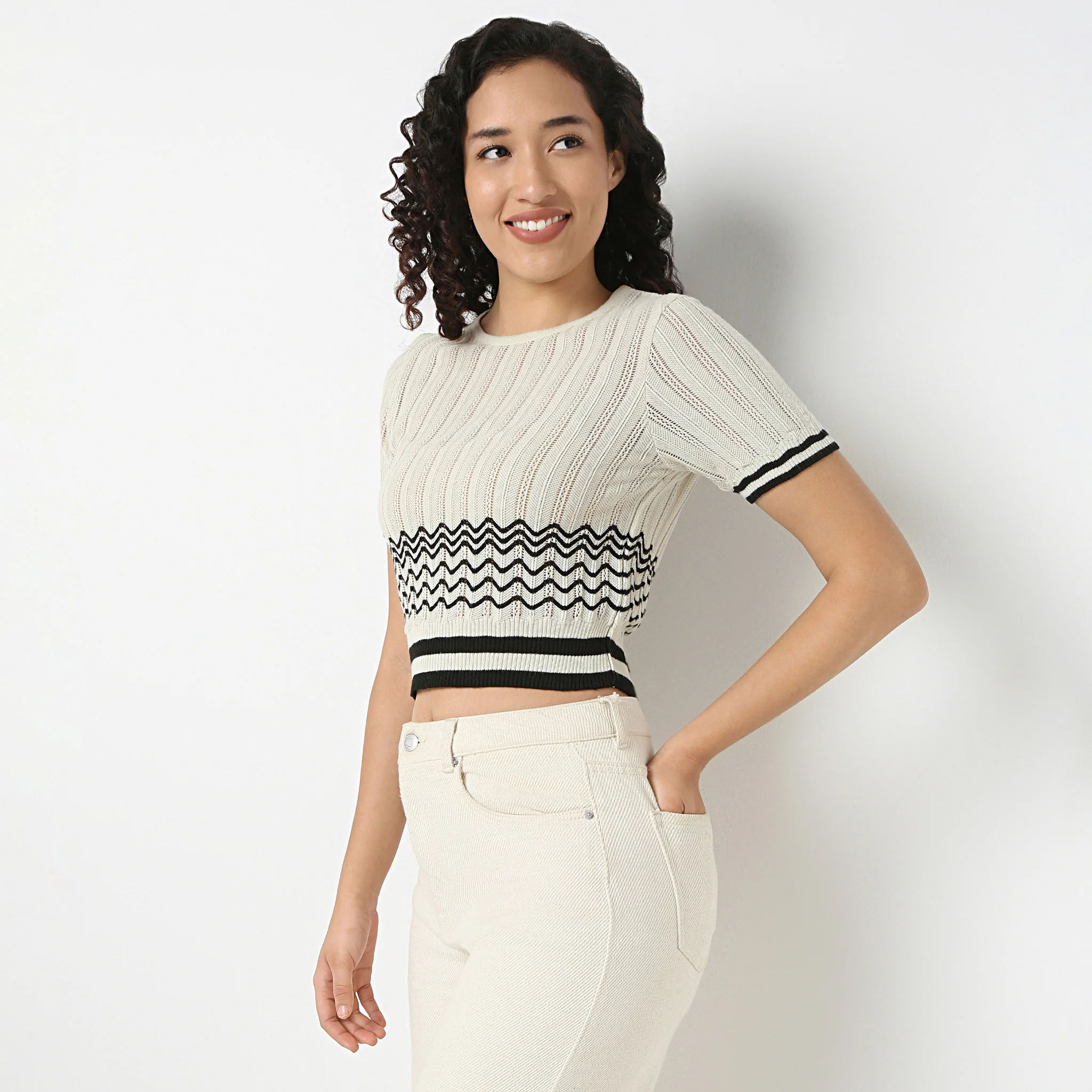 Betty Round Neck Fashion Tee With Chevron Pattern - Image 5