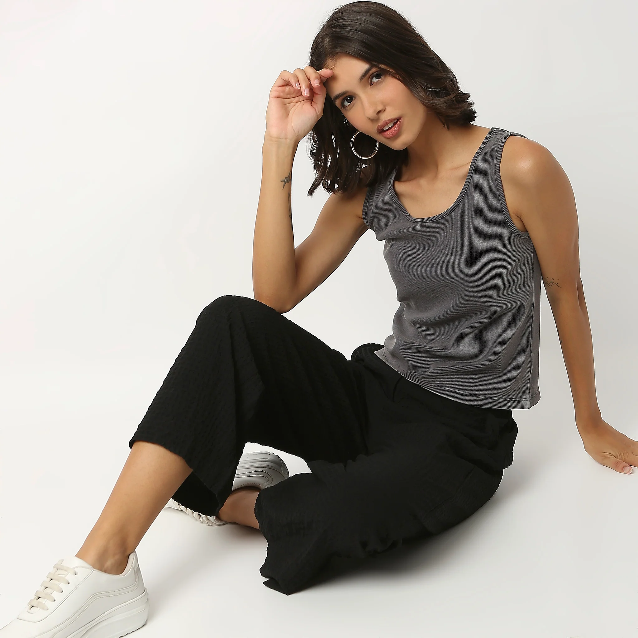 Sleeveless Crop T-Shirt - Image 6