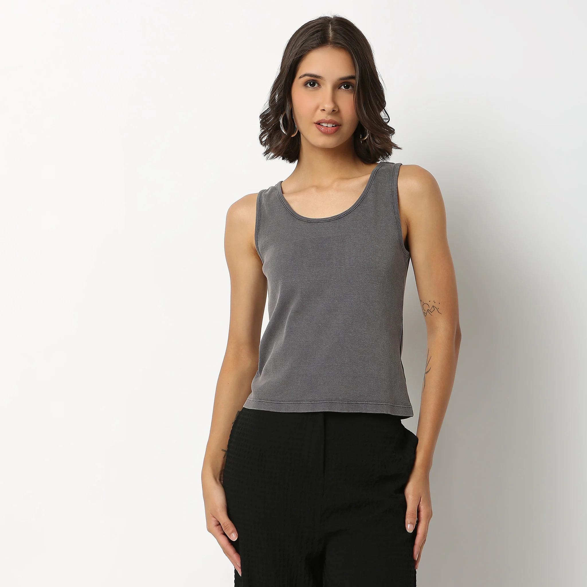 Sleeveless Crop T-Shirt - Image 7