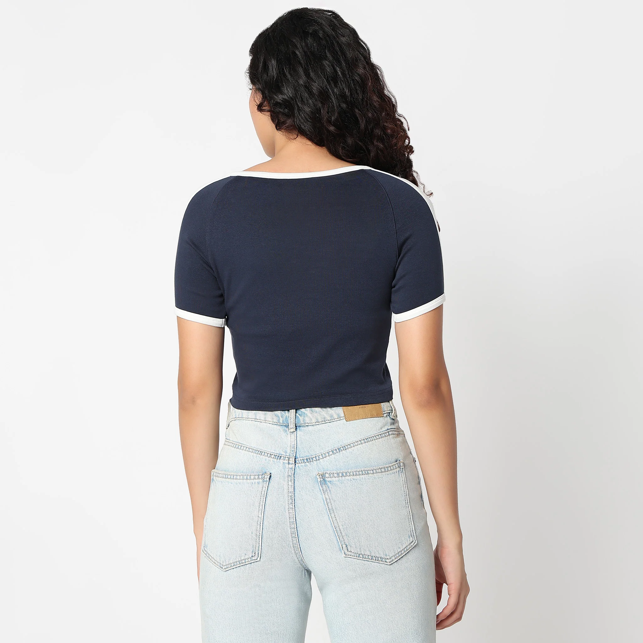 Betty T-Shirt With Front Graphic Print - Image 3