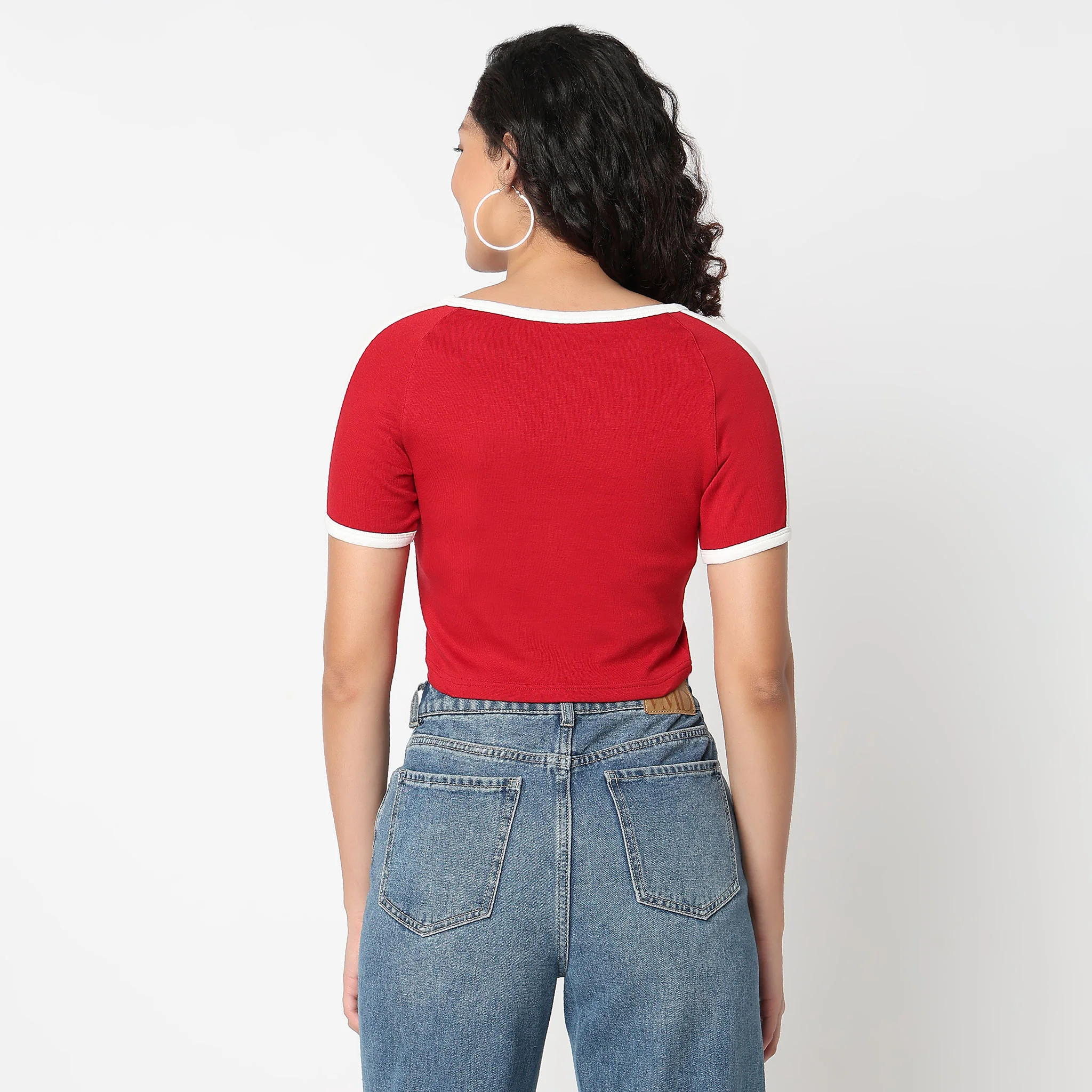 Betty T-Shirt With Front Graphic Print - Image 3