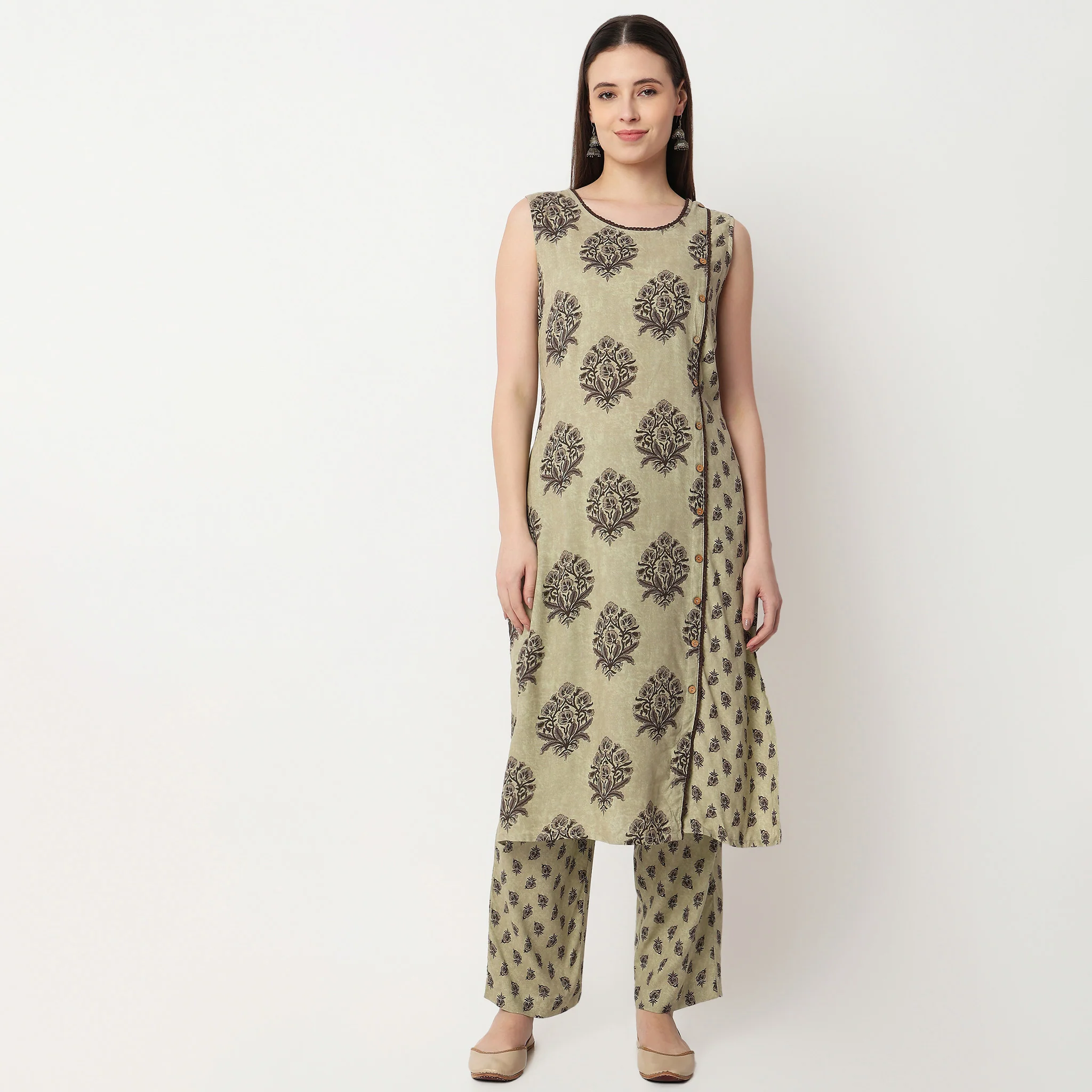 Boat Neck Sleeveless Kurta - Image 2