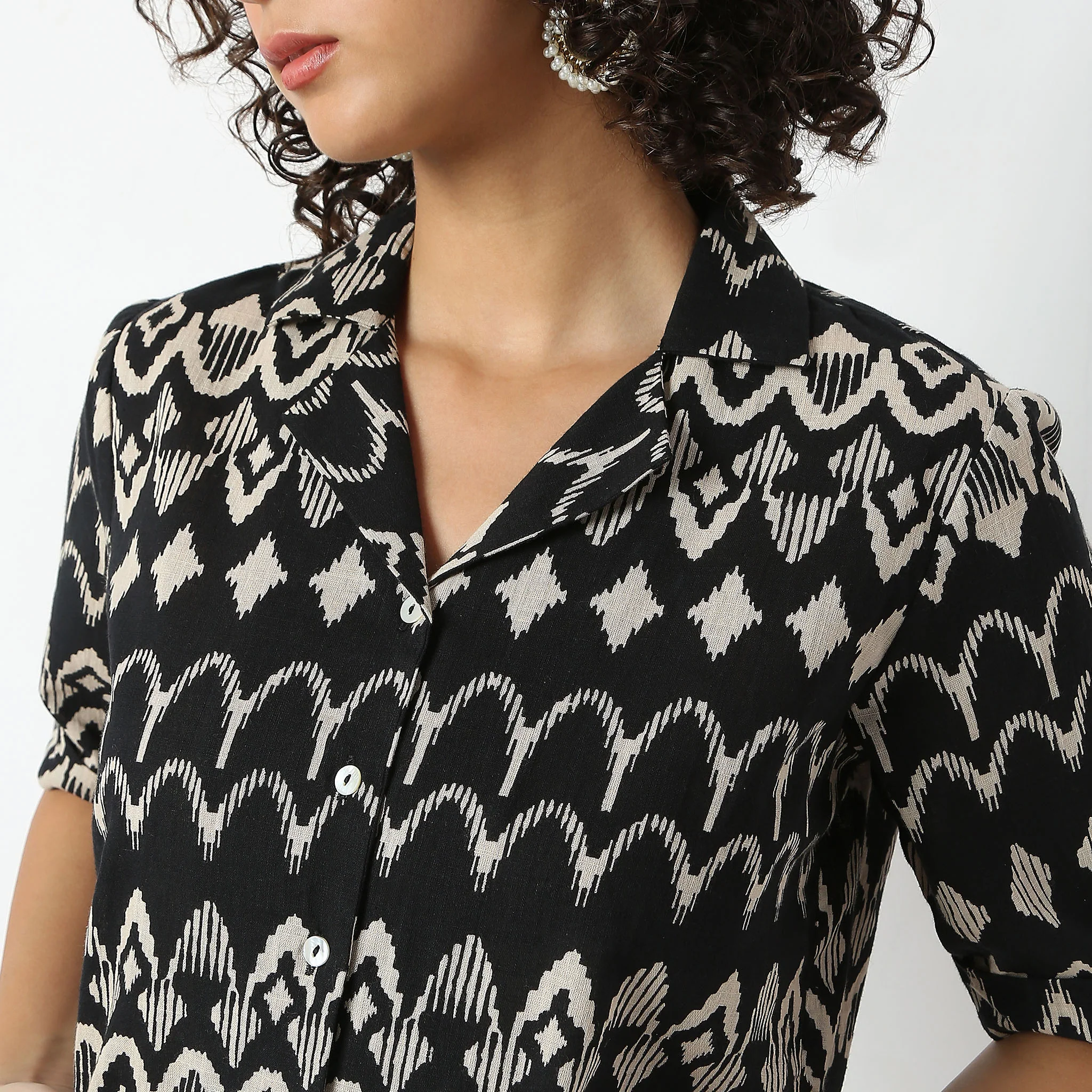 Ikat Print Cropped Cuban Collar Shirt - Image 9