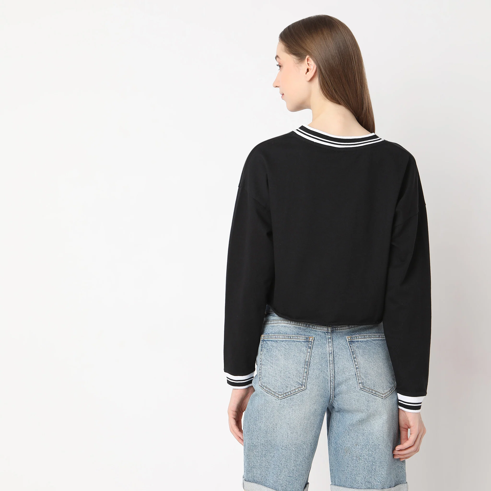 Boxy Fit V-Neck Raw Edge Hem Cropped Sweat Tee - Image 3