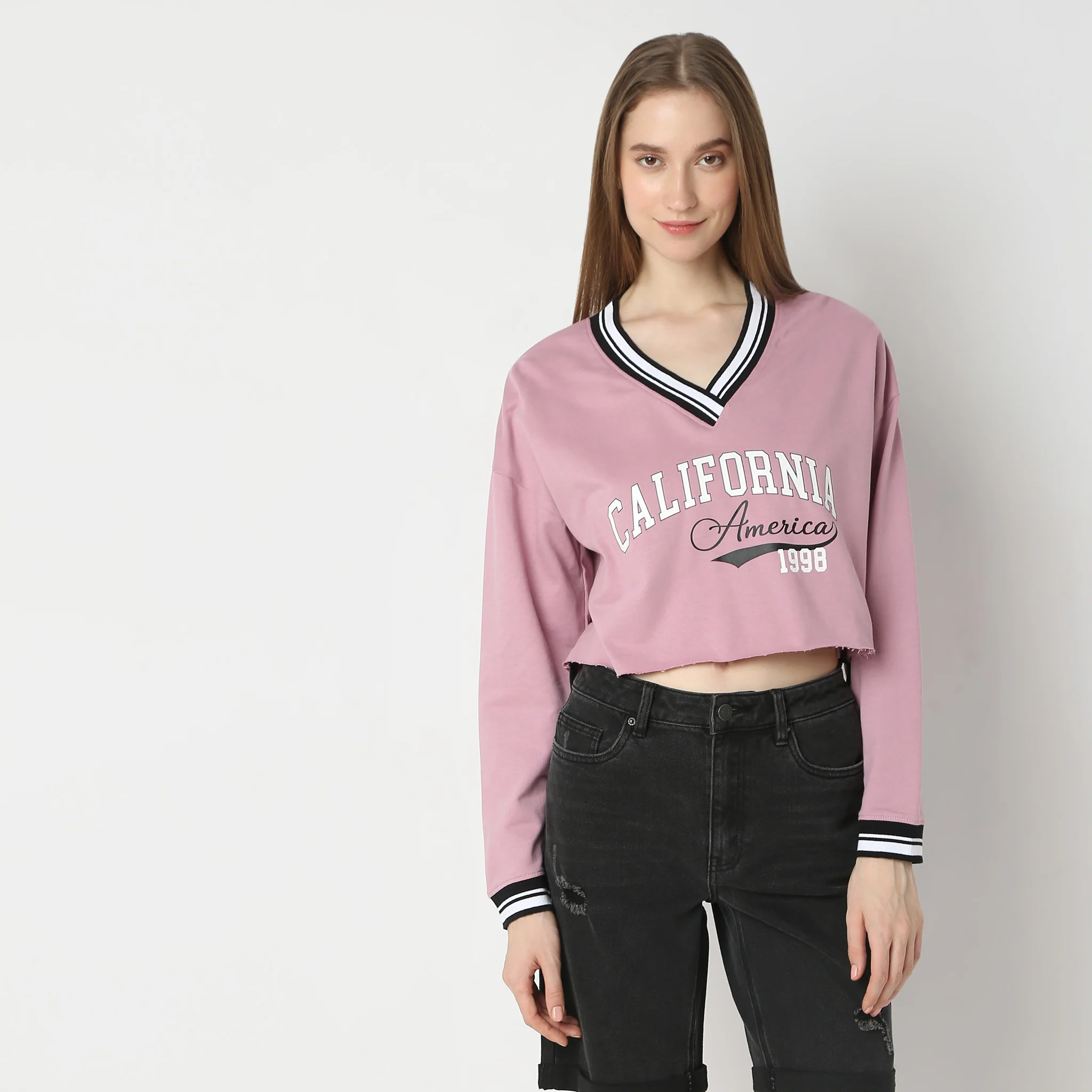 Boxy Fit V-Neck Raw Edge Hem Cropped Sweat Tee - Image 7