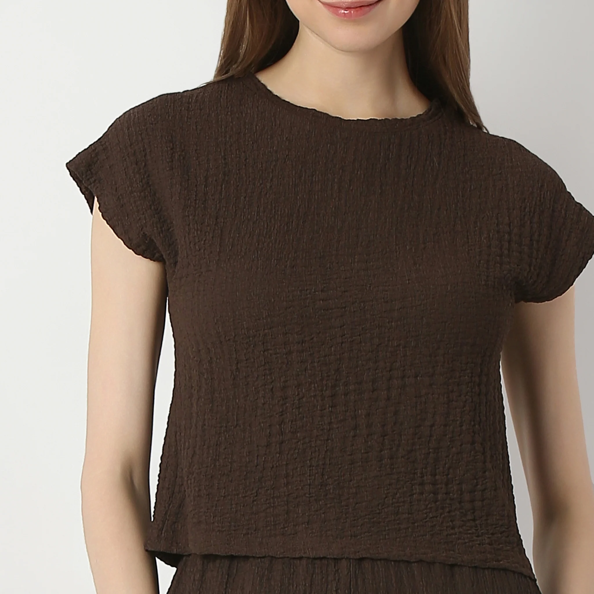 Cropped Boxy Fit Betty Top - Image 4