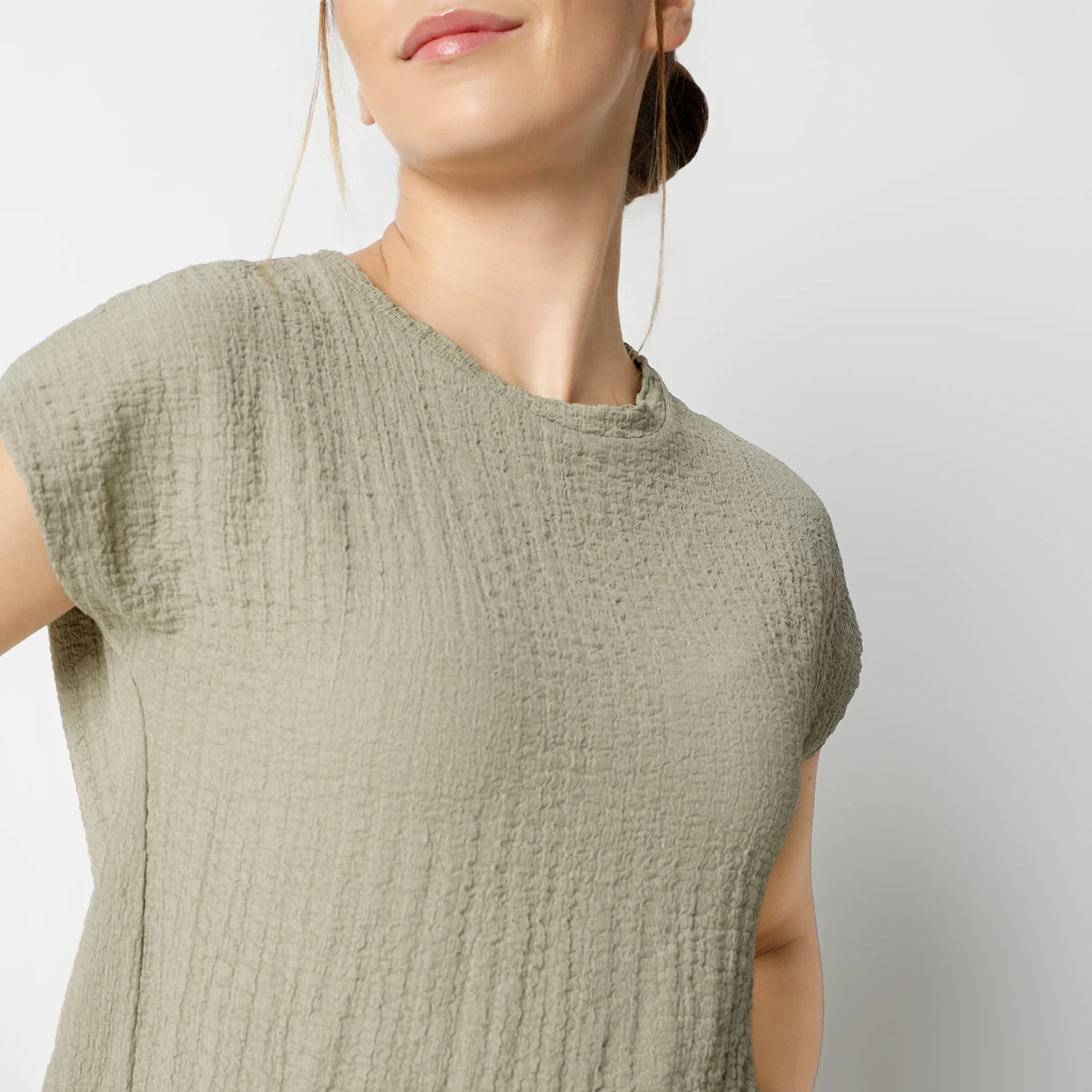 Cropped Boxy Fit Betty Top - Image 9