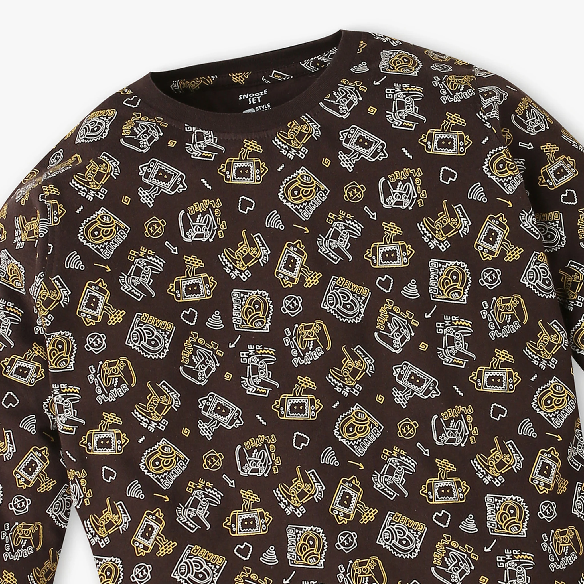 Boys All Over Print Crew Neck T-Shirt With Trackpant Sleepwear Set - Image 4