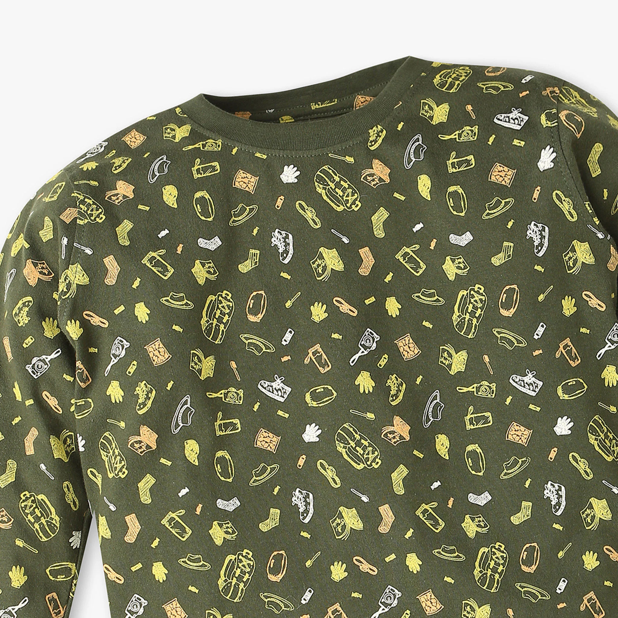 Boys All Over Print Crew Neck T-Shirt With Trackpant Sleepwear Set - Image 4