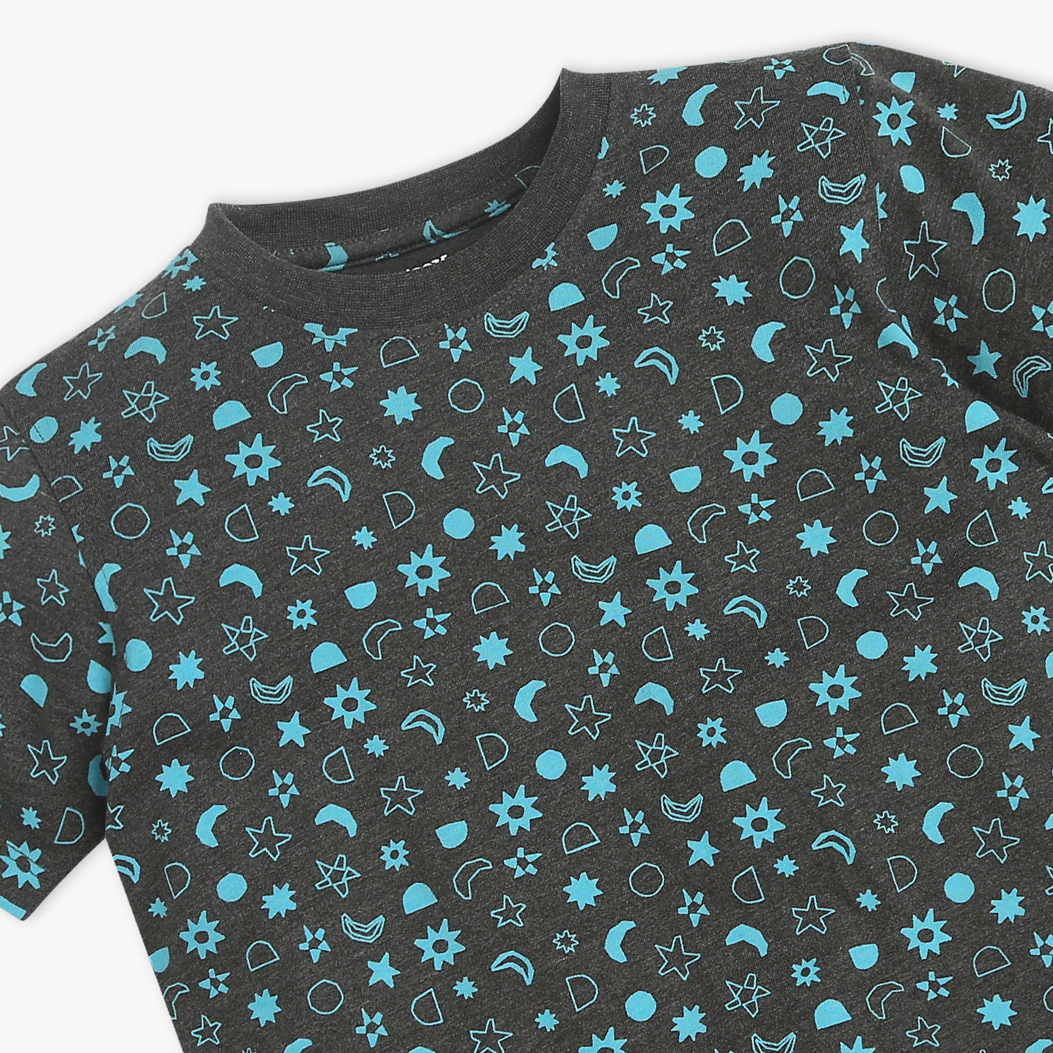 Boys Crew Neck T-Shirt And Shorts All Over Printed Sleepwear Set - Image 4