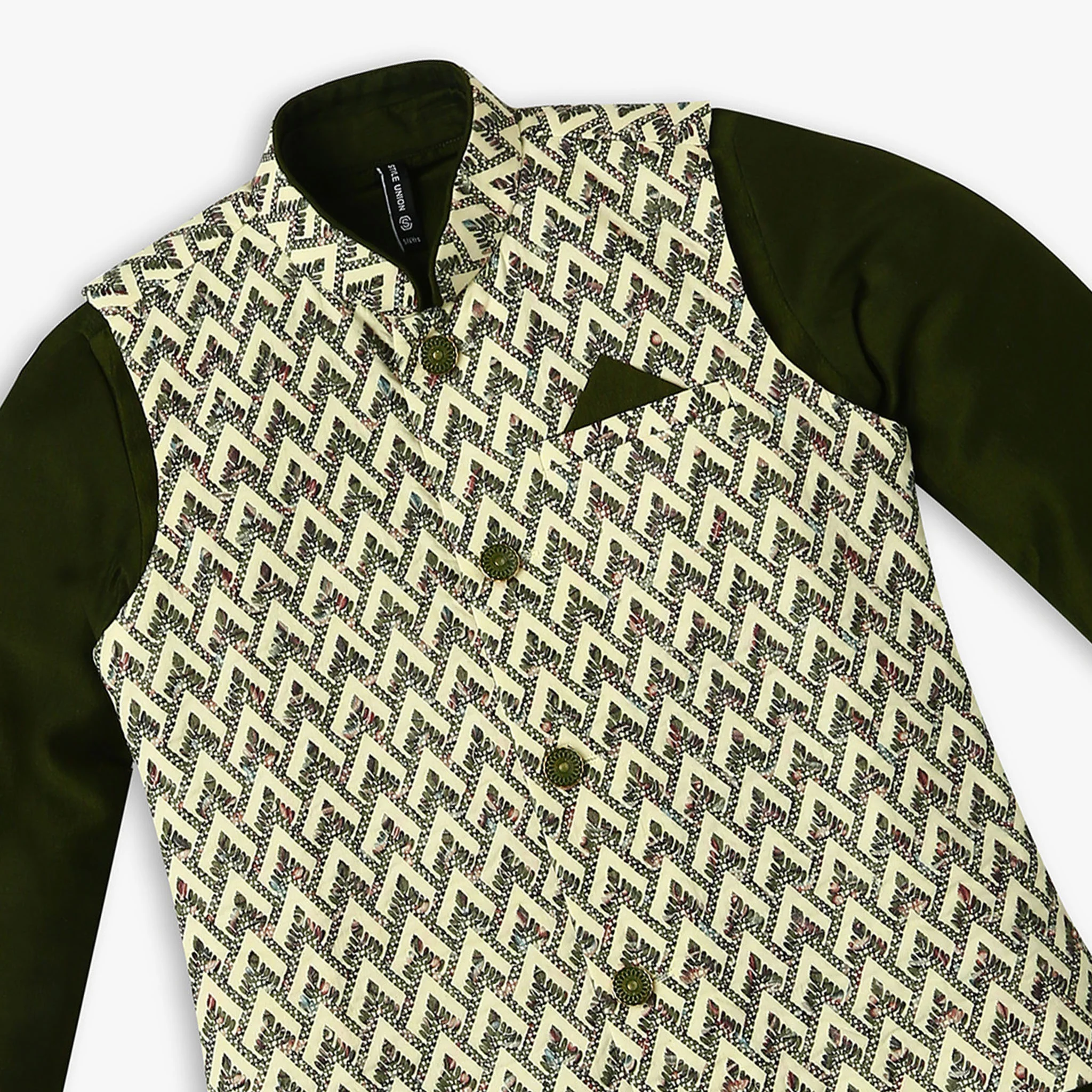 Boys Regular Fit Embellished Kurta & Pant With Jacket Set - Image 3