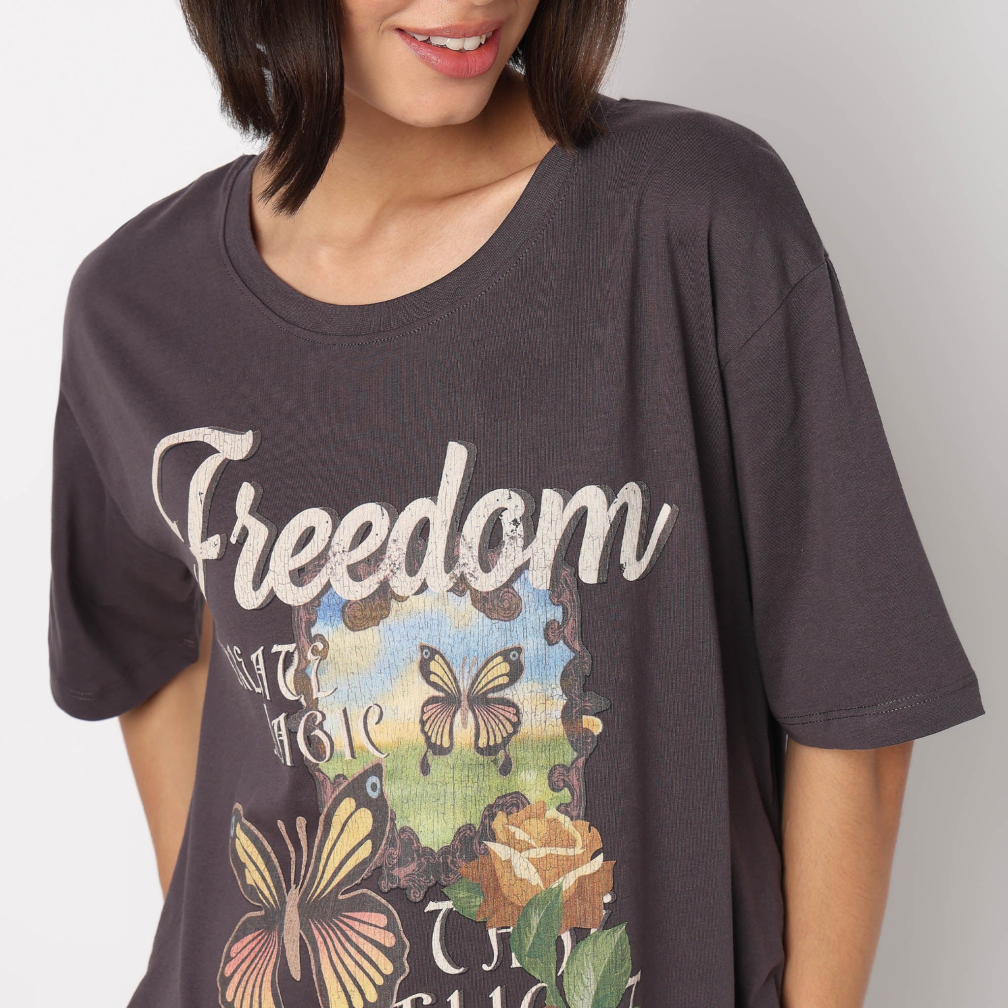 Cotton Graphic T-Shirt - Image 4