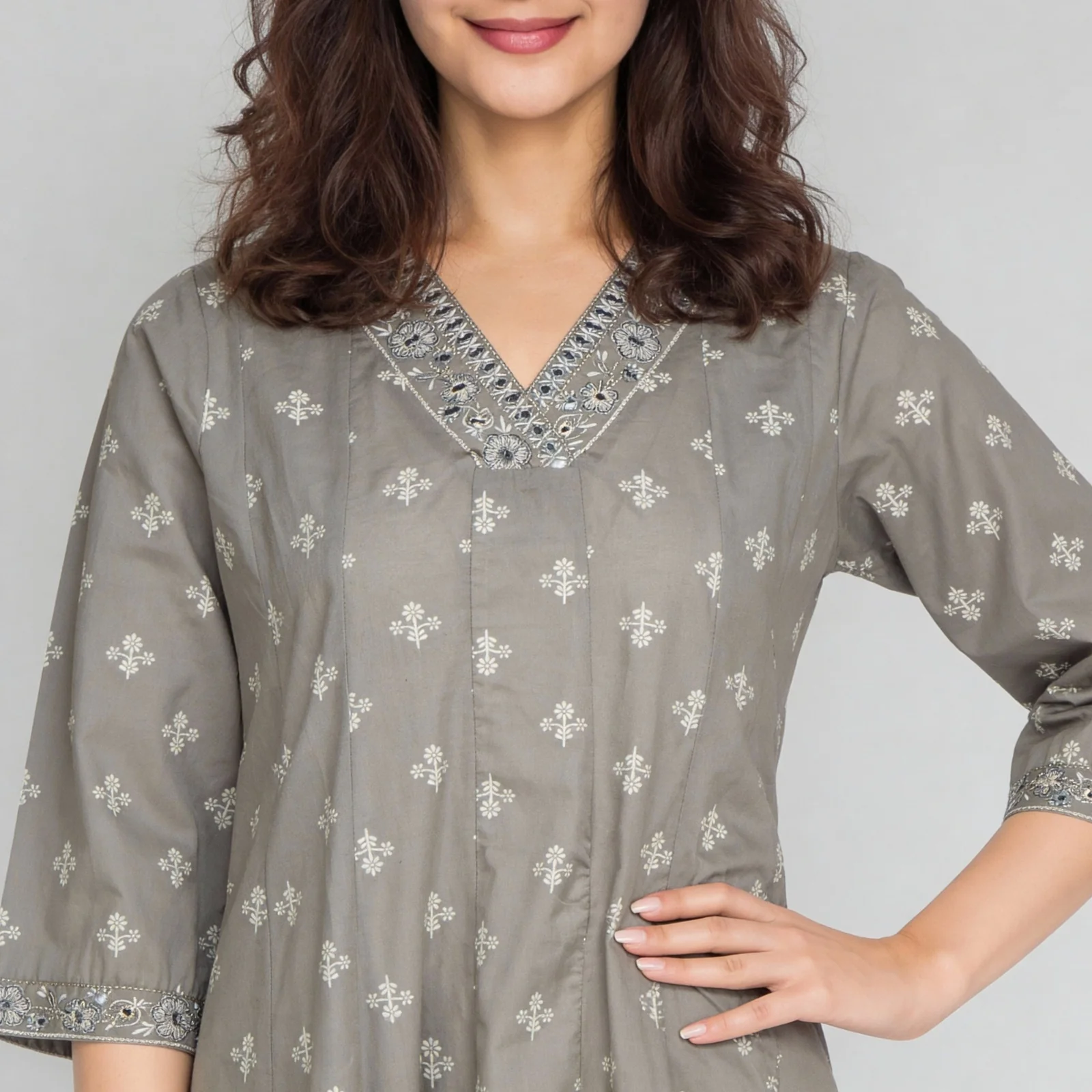 Printed V-Neck Kalidar Long Kurta - Image 4