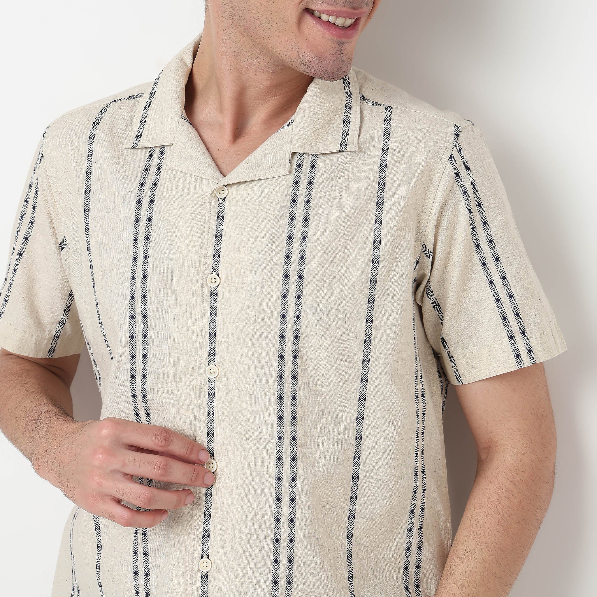 Structured Cotton Cuban Shirt - Image 4