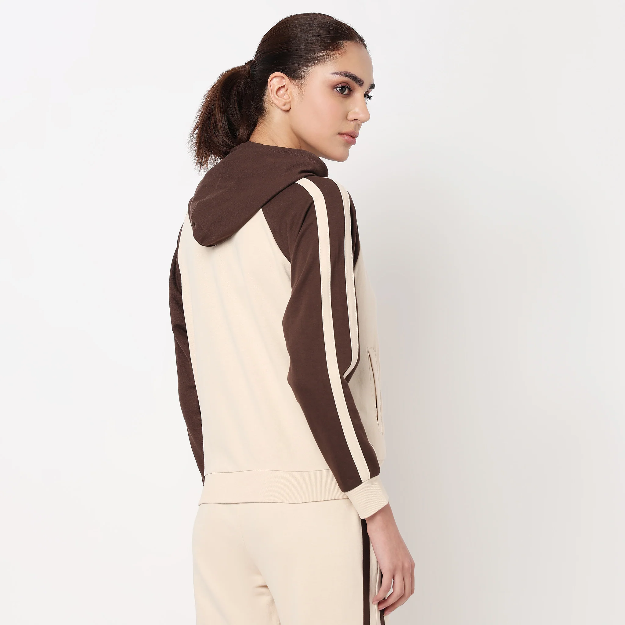 Cotton Sweatshirt With Contrast Sleeves - Image 3