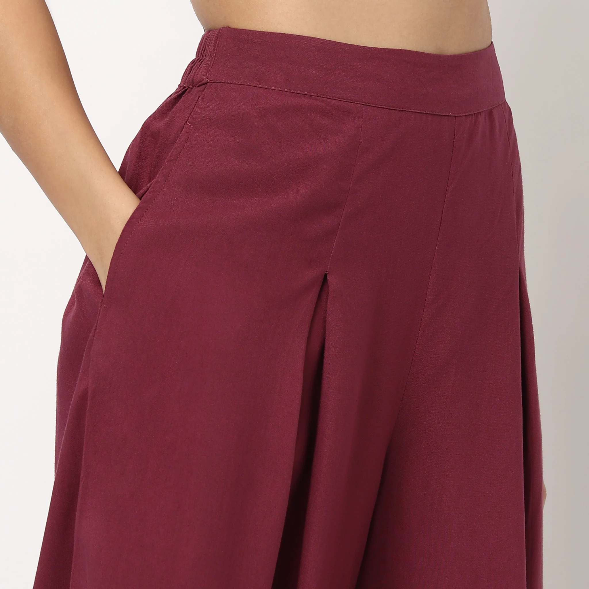 Printed Cape with Strappy Crop Top and Pants - Image 8