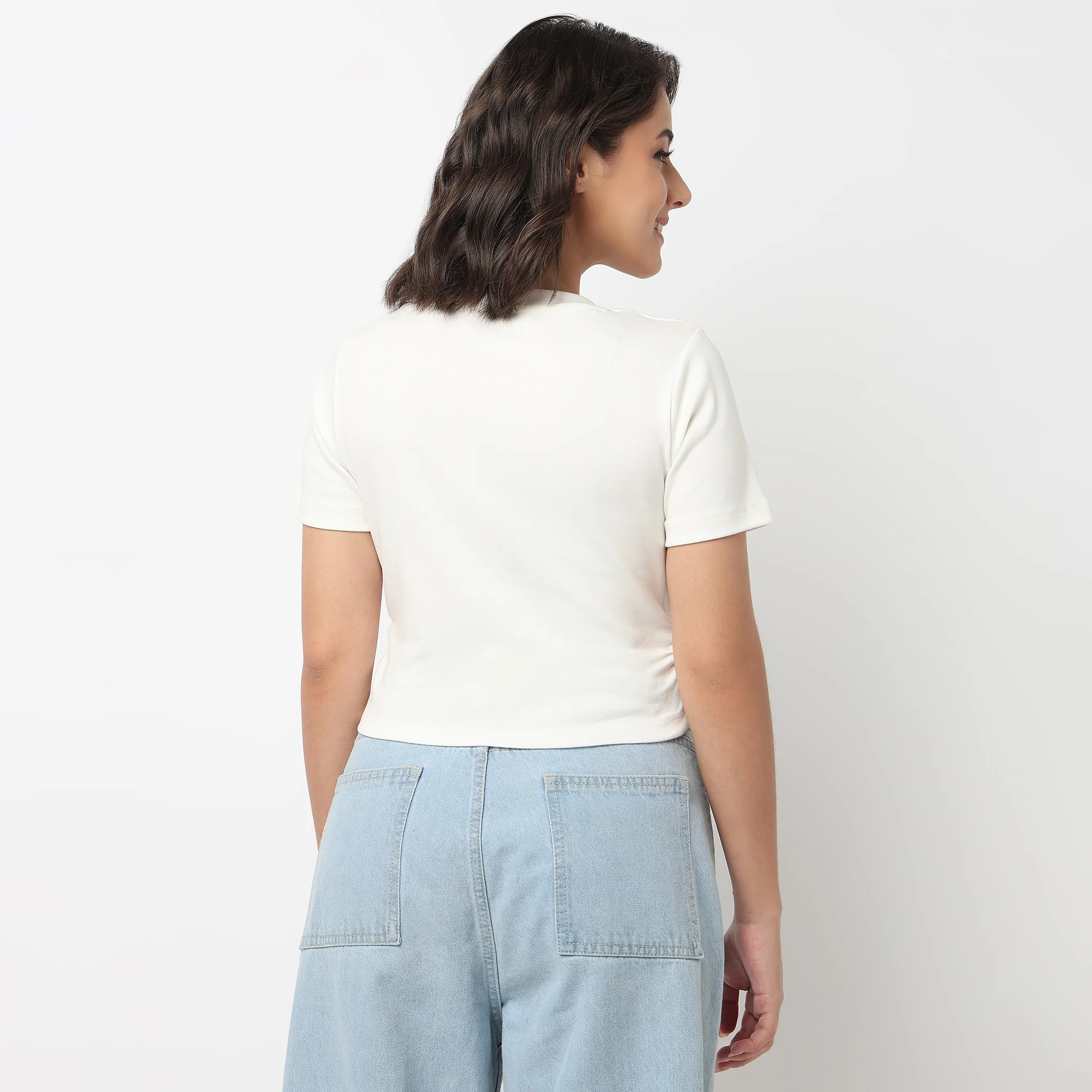 Cropped Side Ruched T-Shirt - Image 13