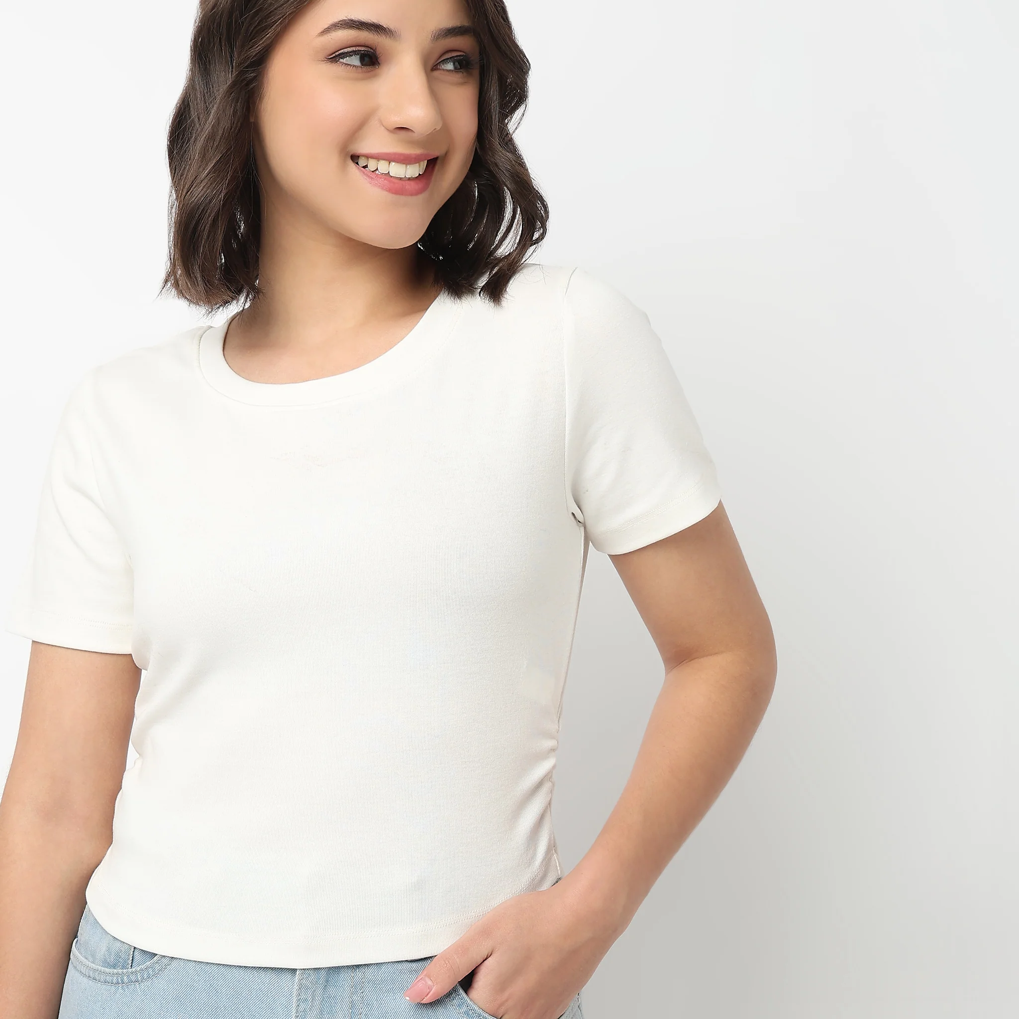 Cropped Side Ruched T-Shirt - Image 14