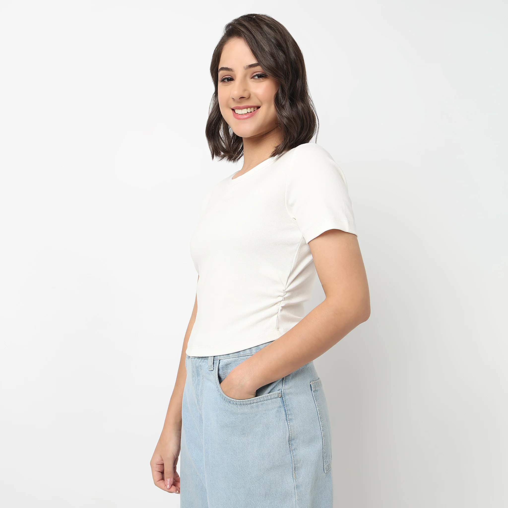 Cropped Side Ruched T-Shirt - Image 15