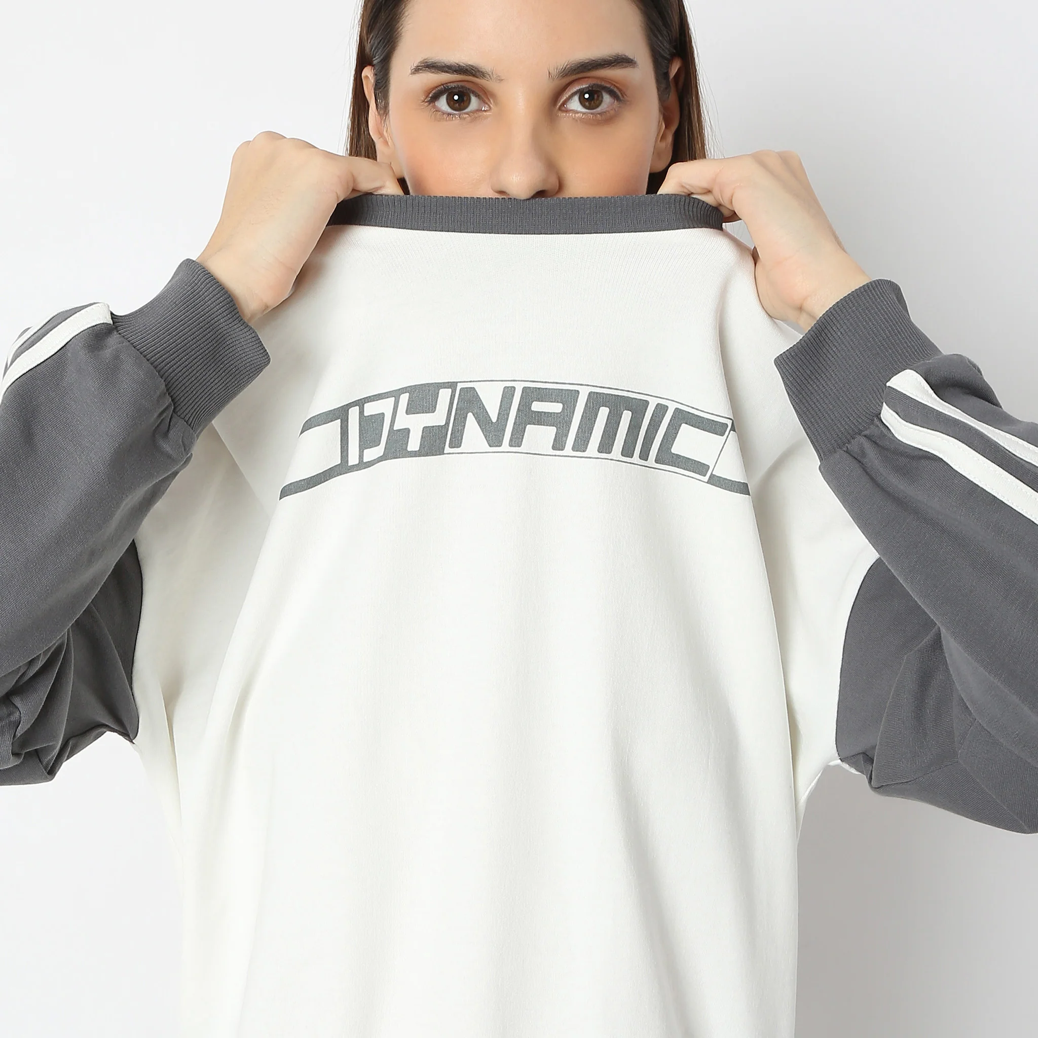 Dynamic Print Oversized Full Sleeve T-Shirt - Image 4
