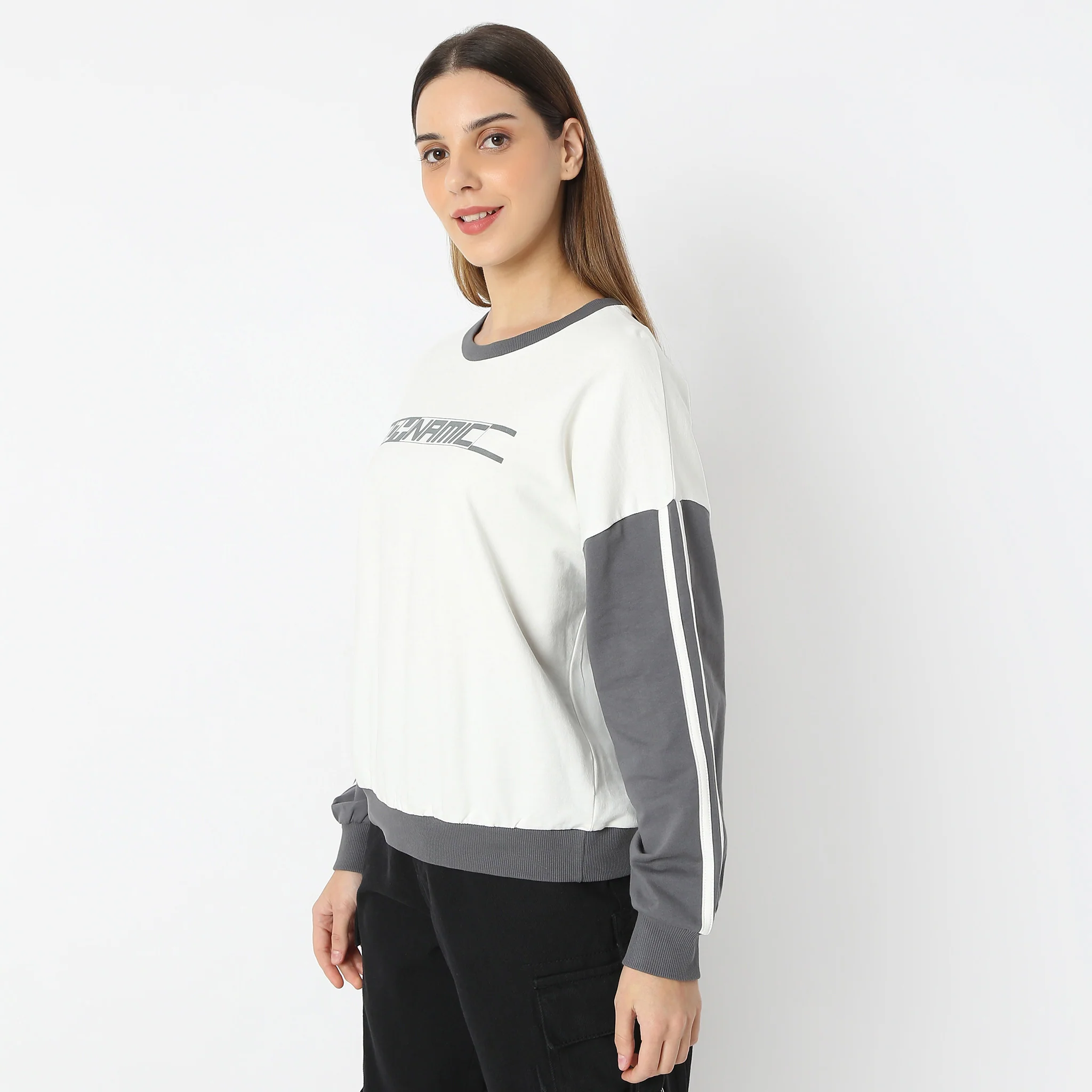 Dynamic Print Oversized Full Sleeve T-Shirt - Image 5