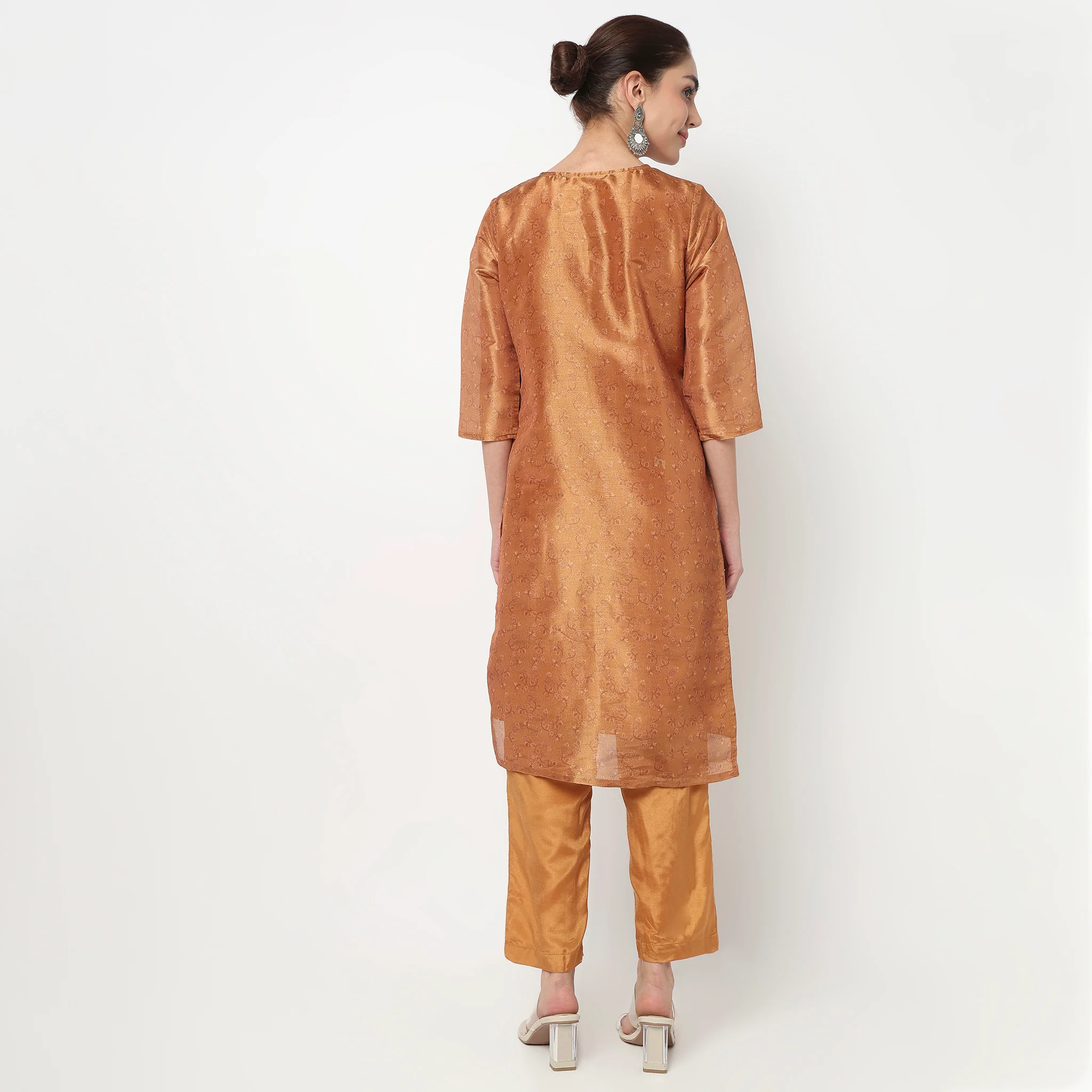 Embellished Straight Kurta with Pant and Dupatta Set - Image 3