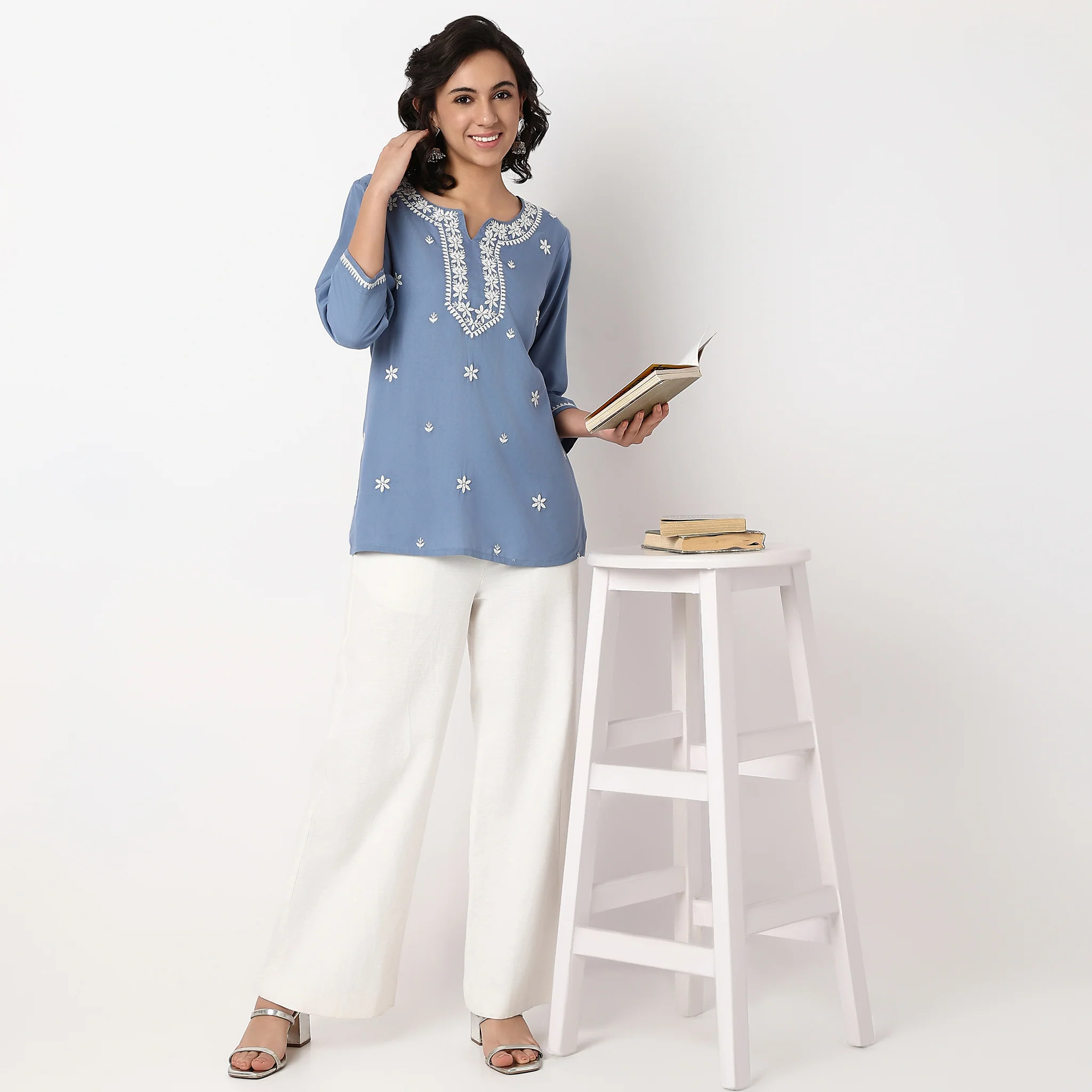 Embroidered Straight Fit Kurta