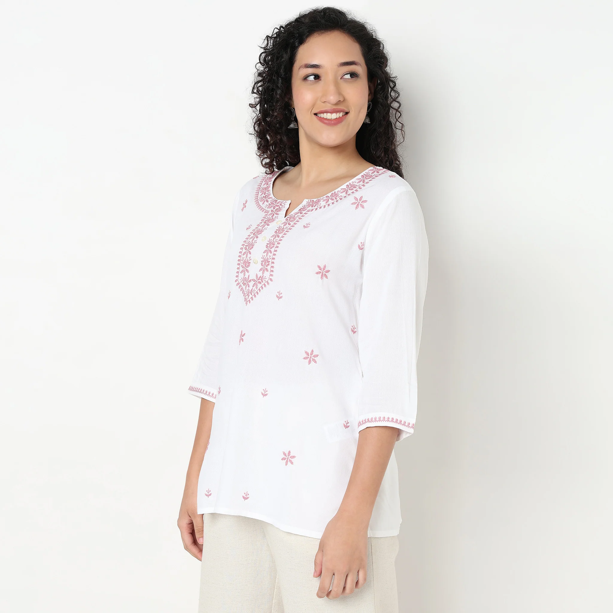 Embroidered Straight Fit Kurta - Image 10