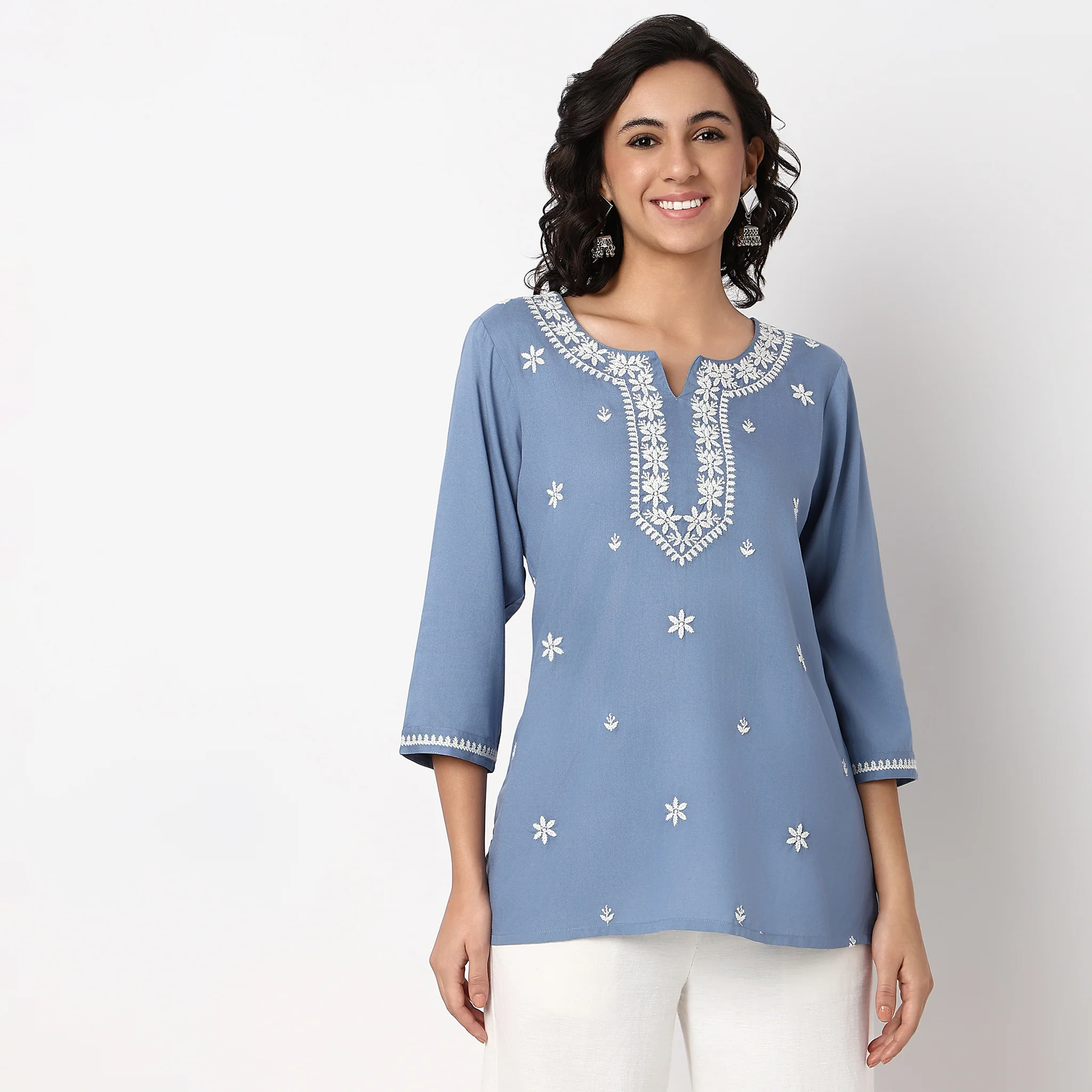 Embroidered Straight Fit Kurta - Image 2