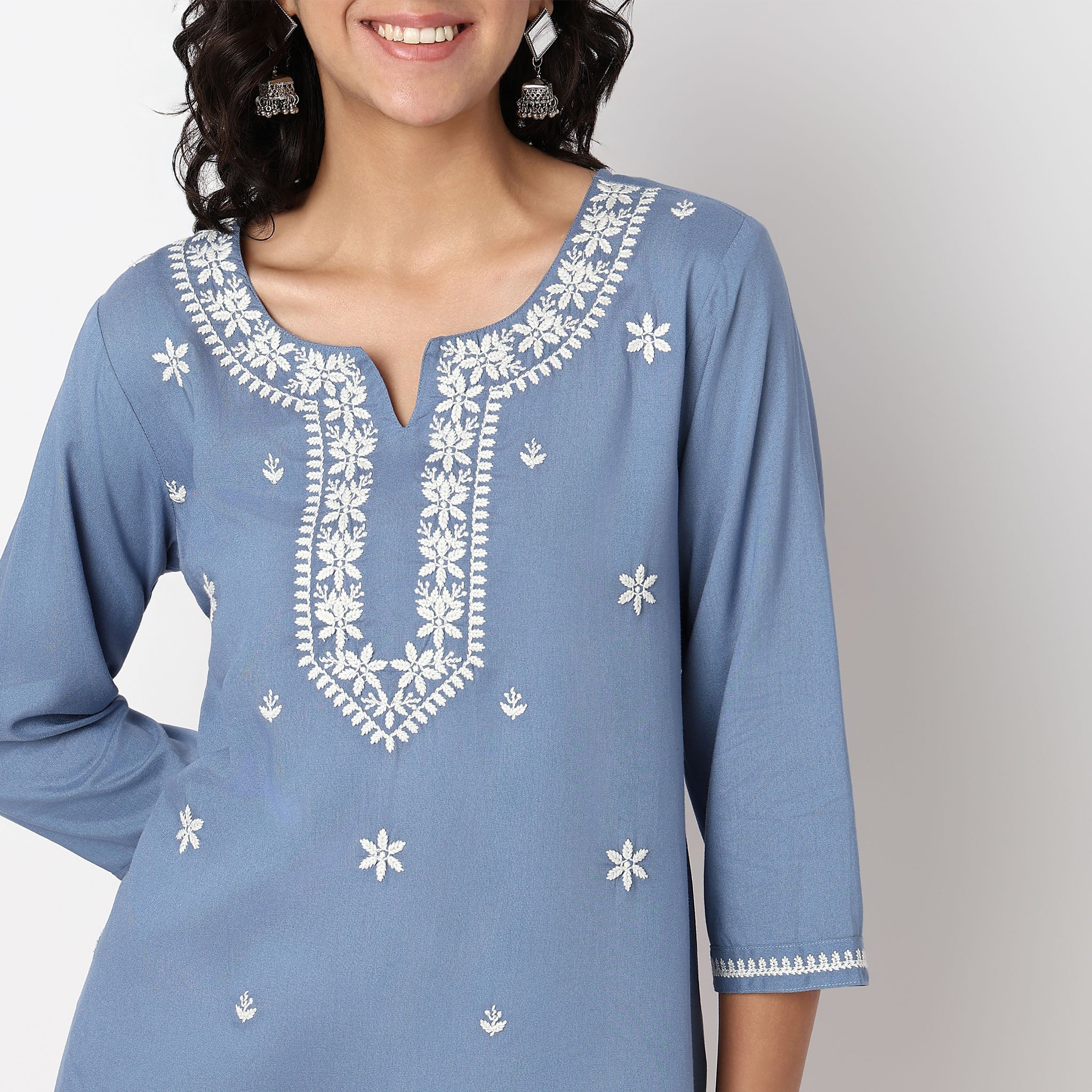 Embroidered Straight Fit Kurta - Image 4