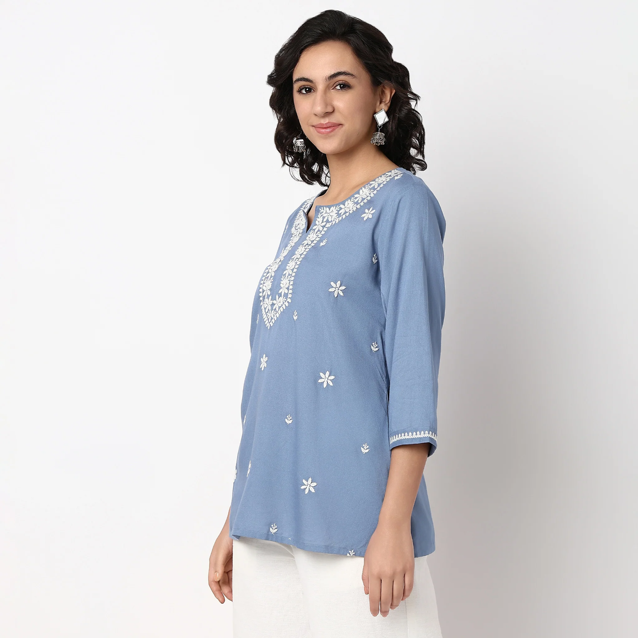Embroidered Straight Fit Kurta - Image 5