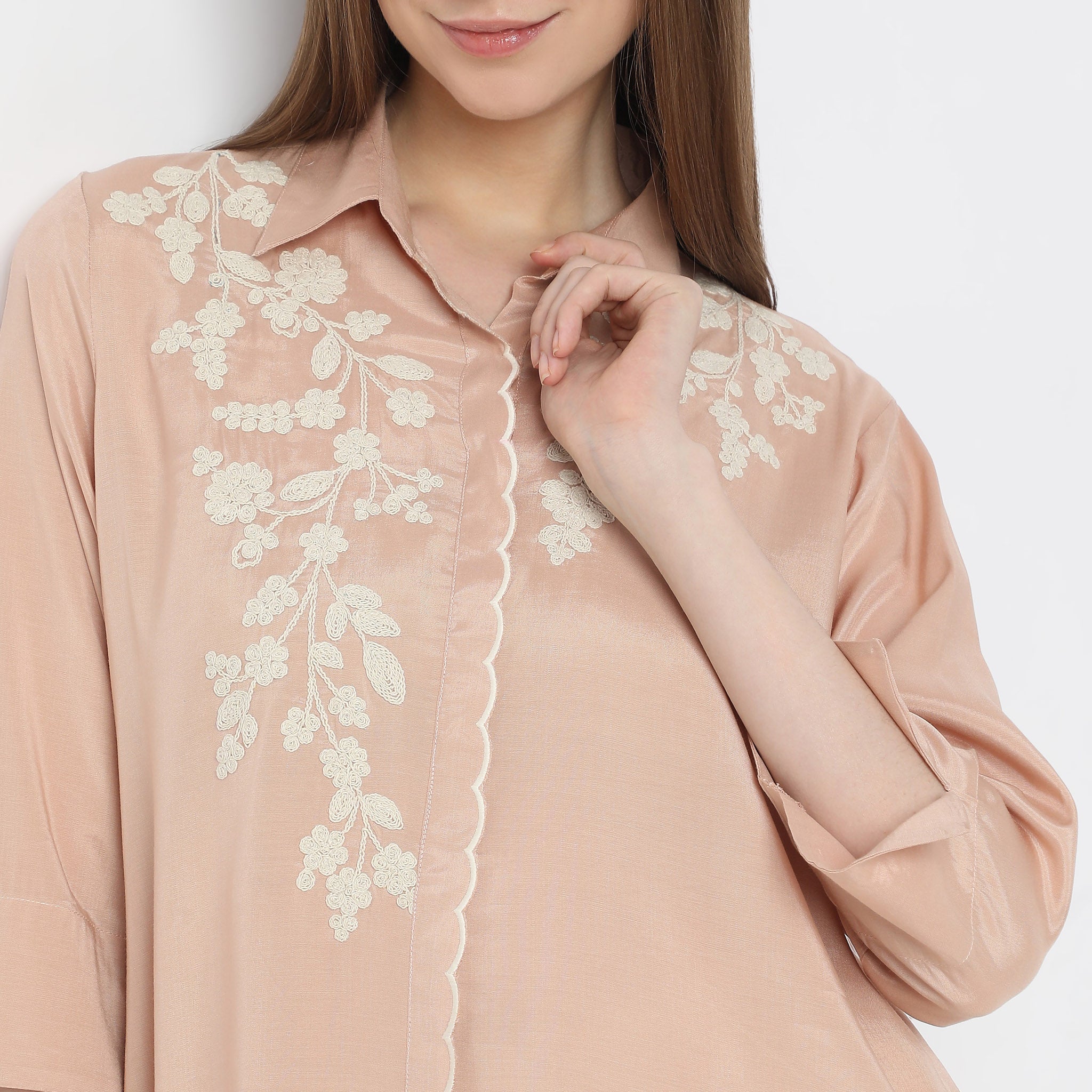 Embroidered Below Knee Straight Fit Shirt Collar Kurta - Image 4