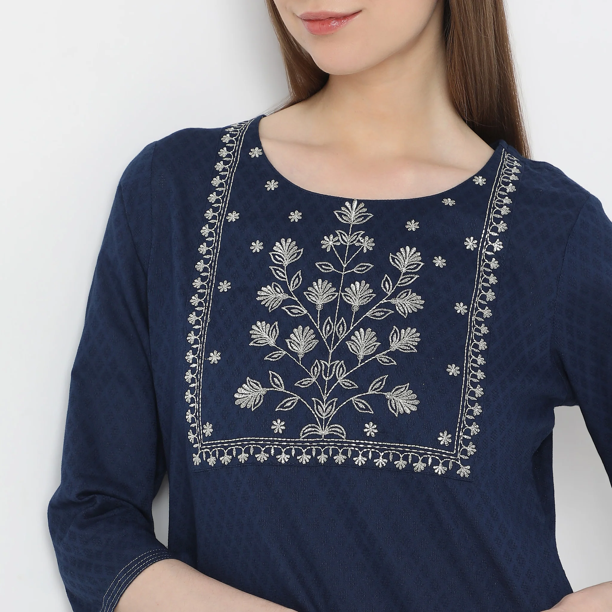 Embroidered Straight Kurta - Image 4