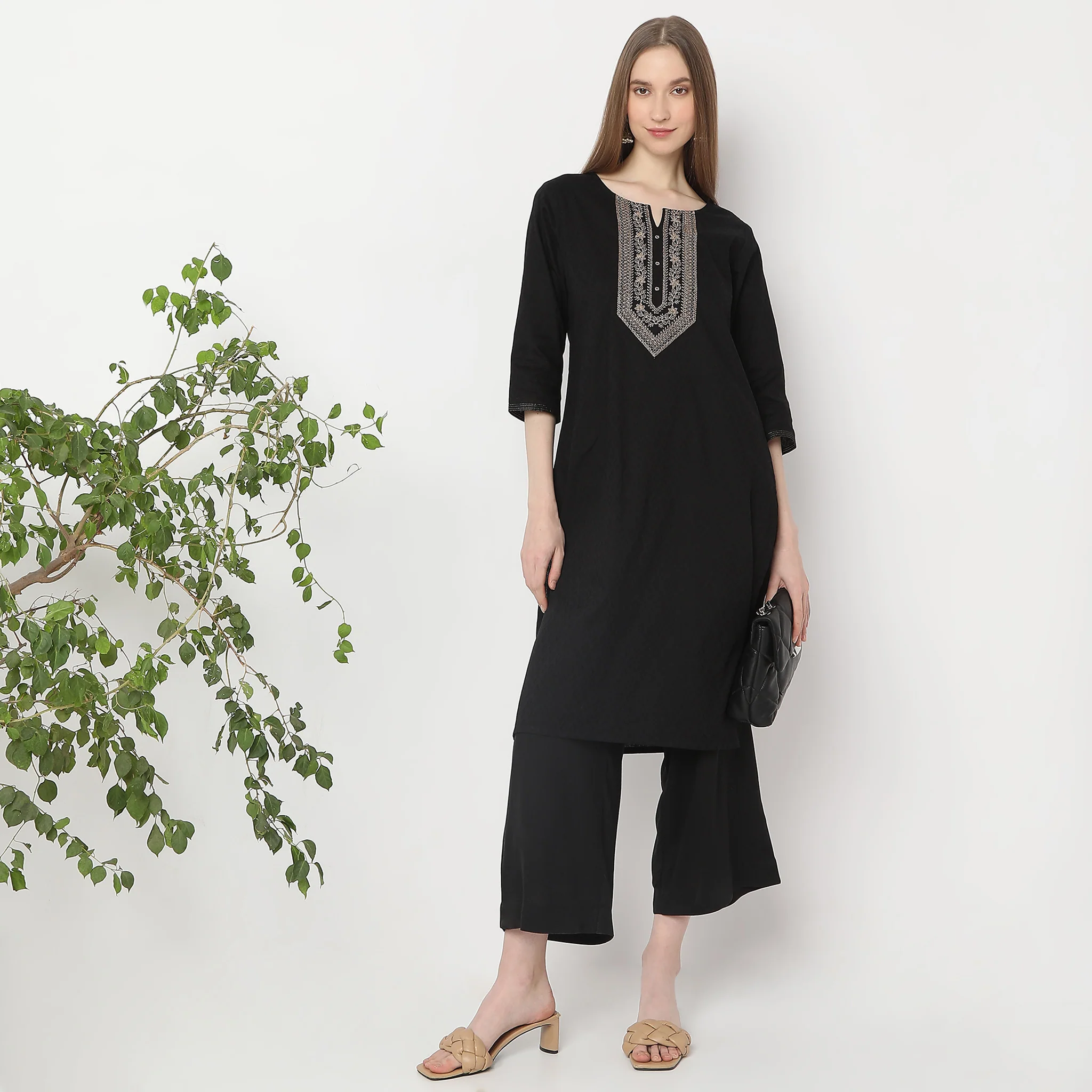 Embroidered Straight Kurta