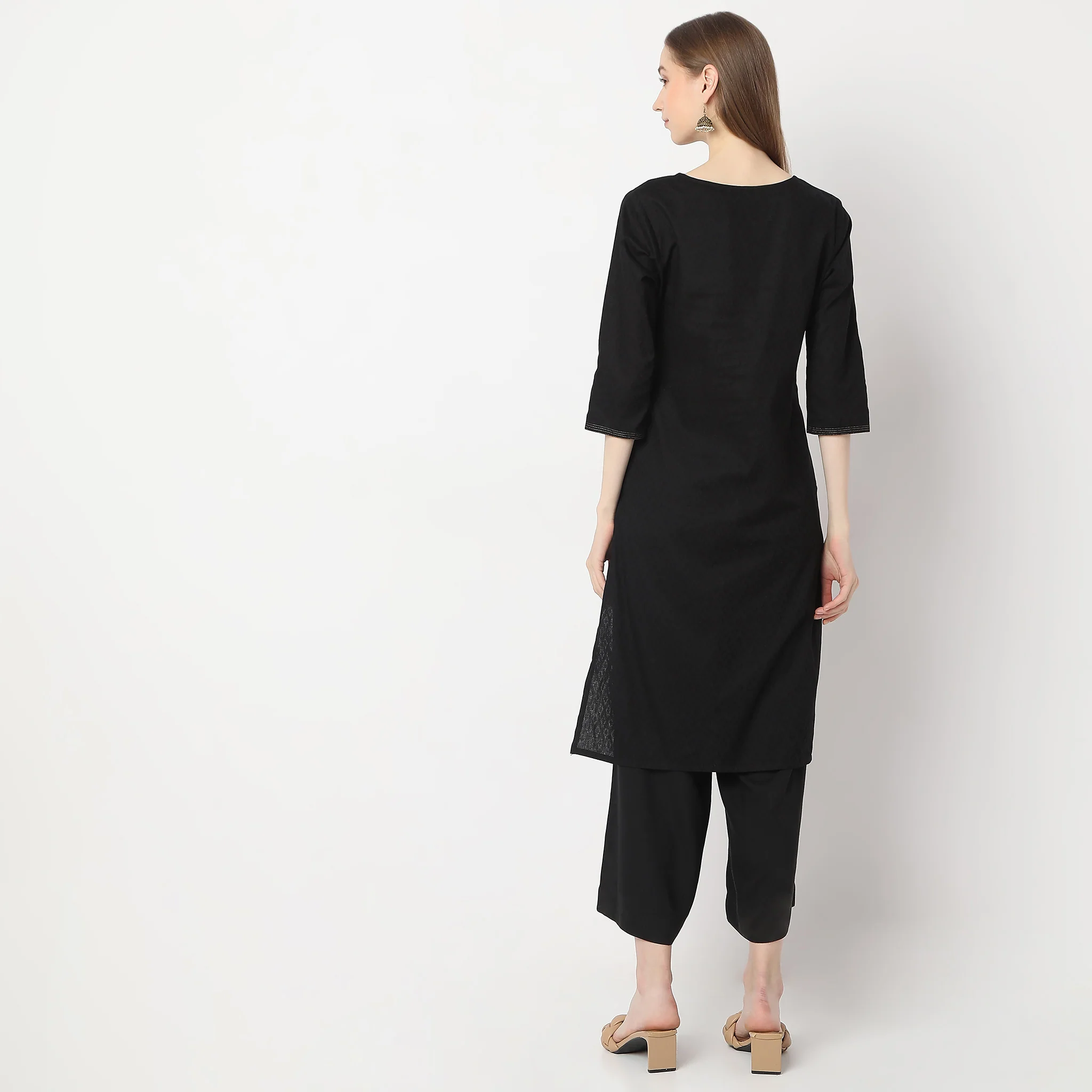 Embroidered Straight Kurta - Image 3