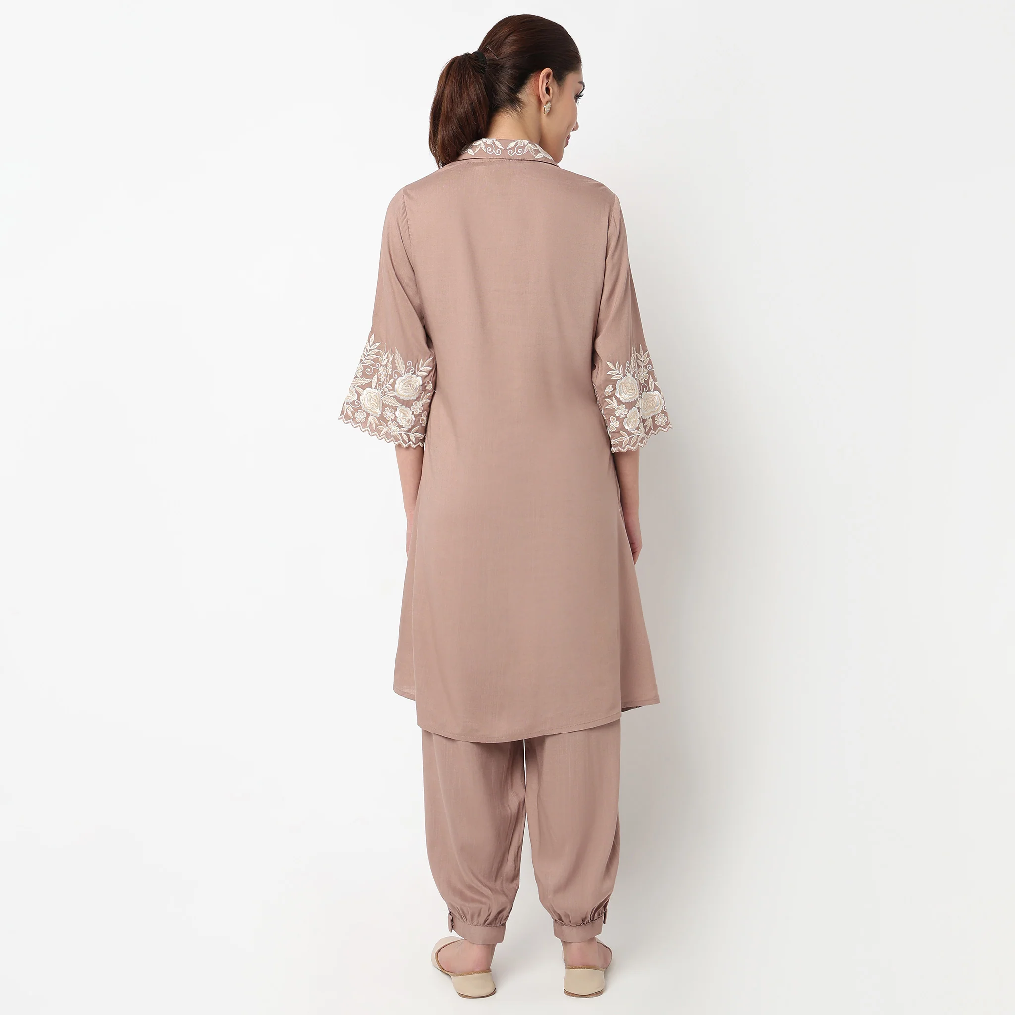 Embroidered Collar Kurta with Pant Set - Image 3