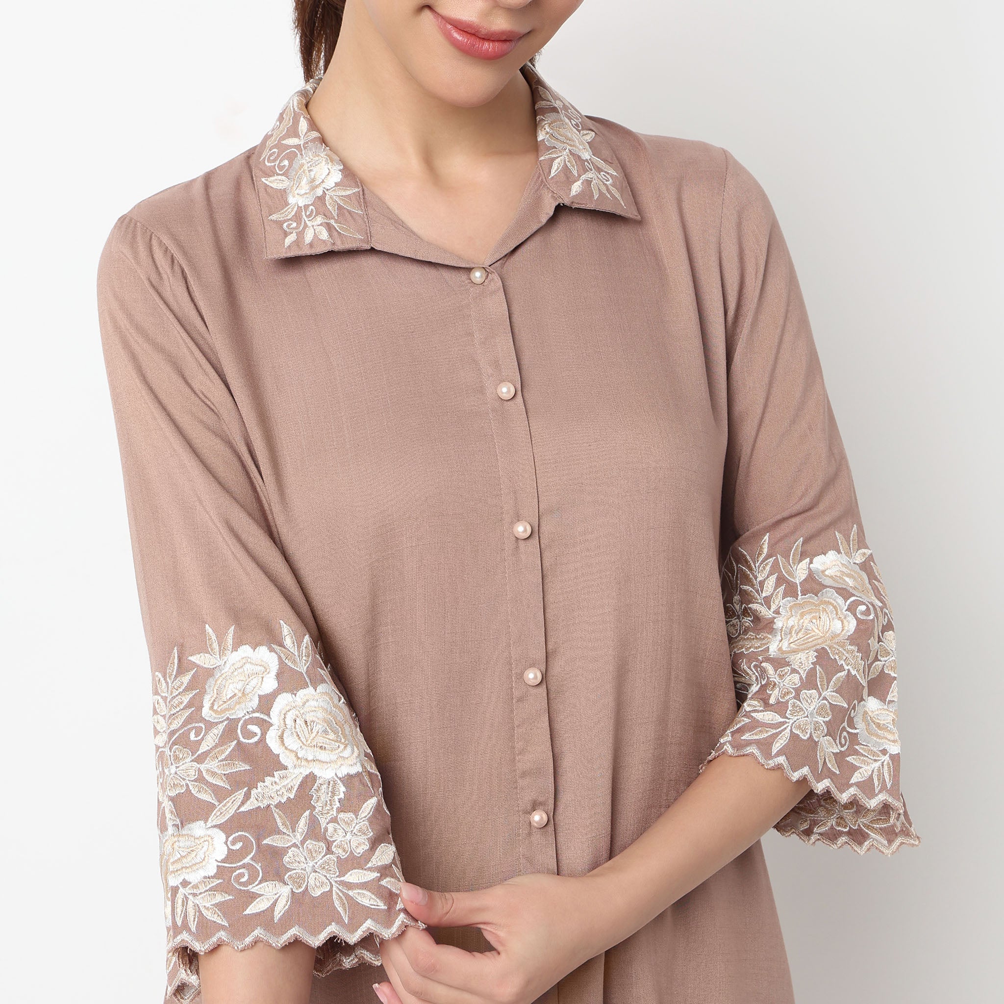 Embroidered Collar Kurta with Pant Set - Image 4