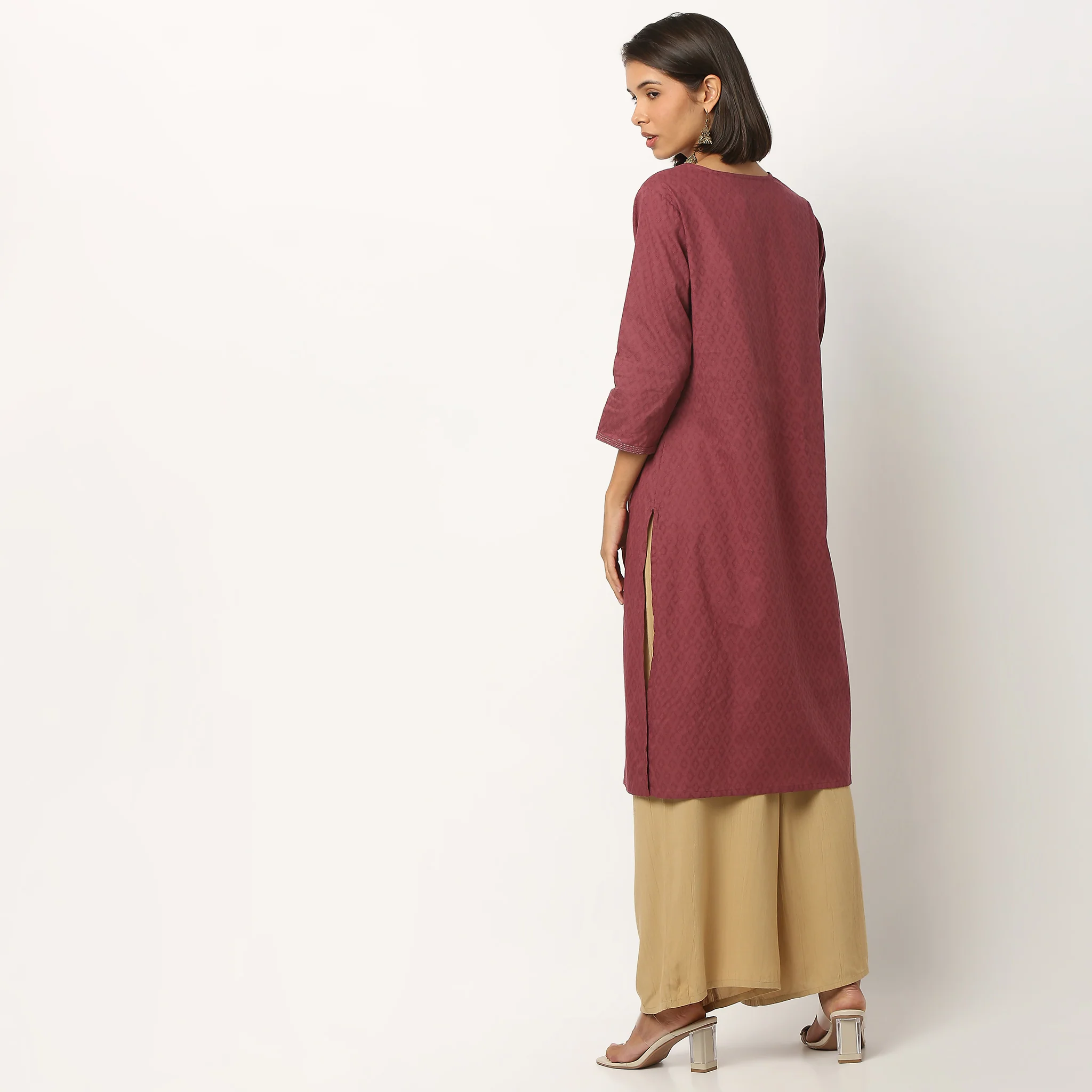Embroidered V-Neck Long Kurta - Image 3