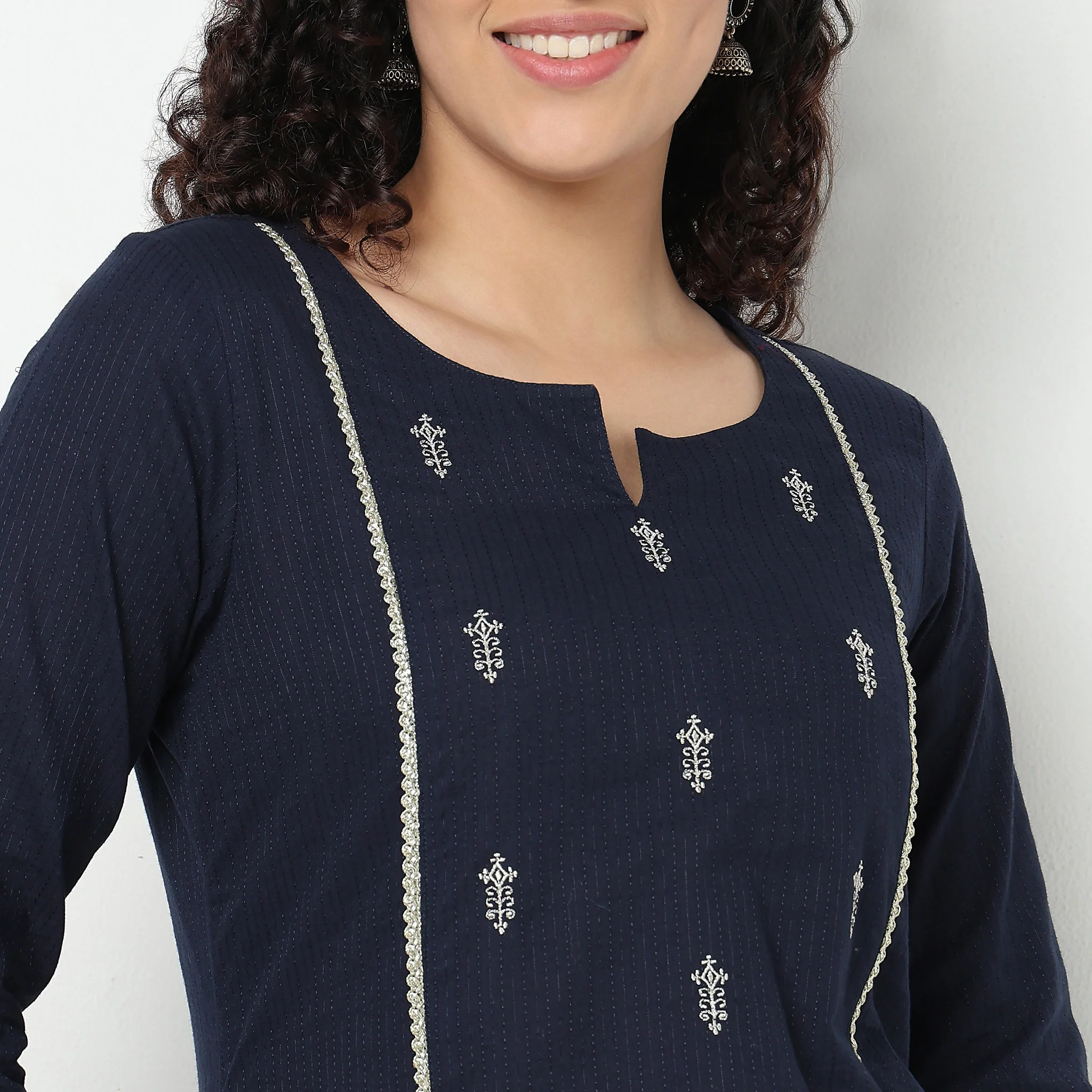 Centre Panel Embroidered Long Kurta - Image 4