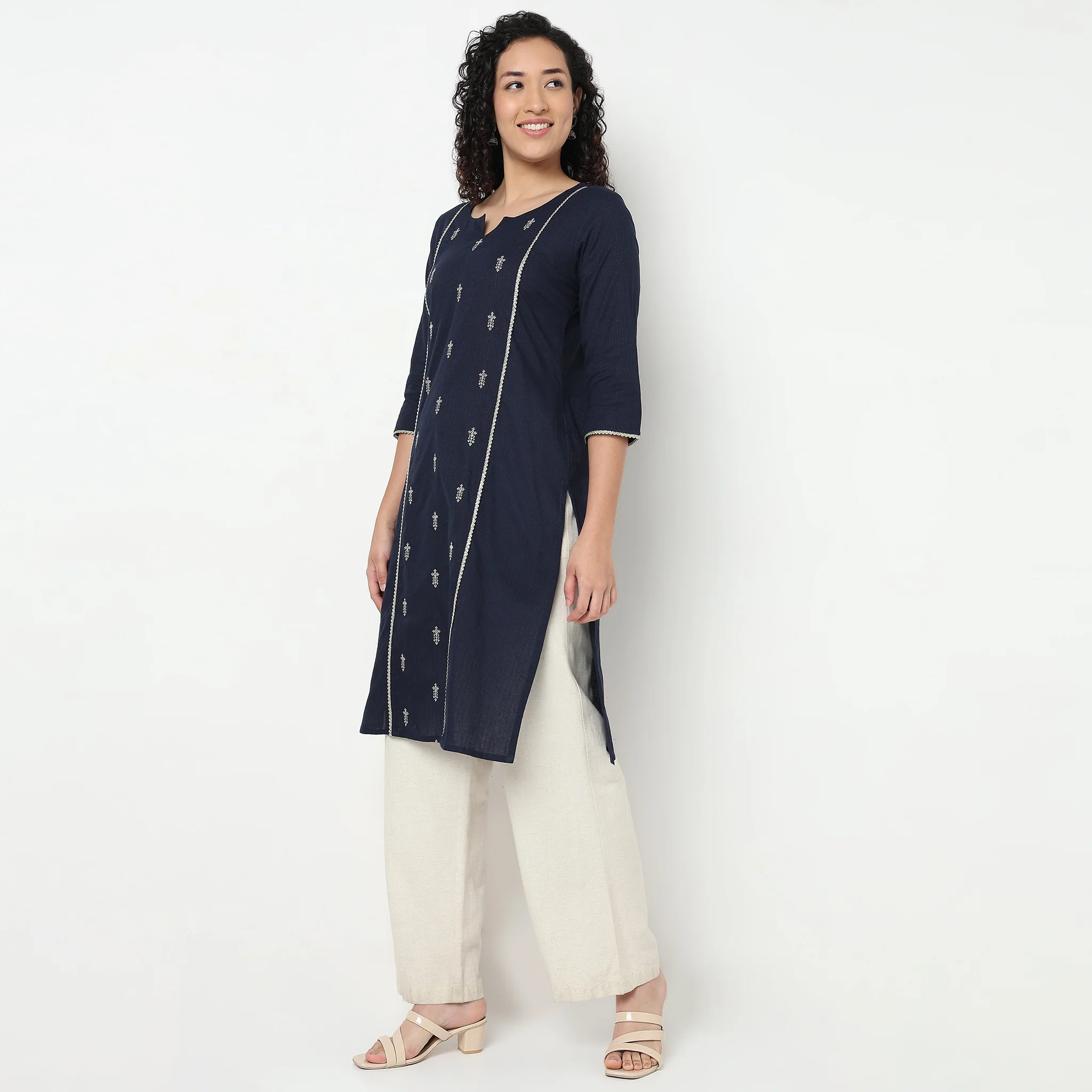 Centre Panel Embroidered Long Kurta - Image 5