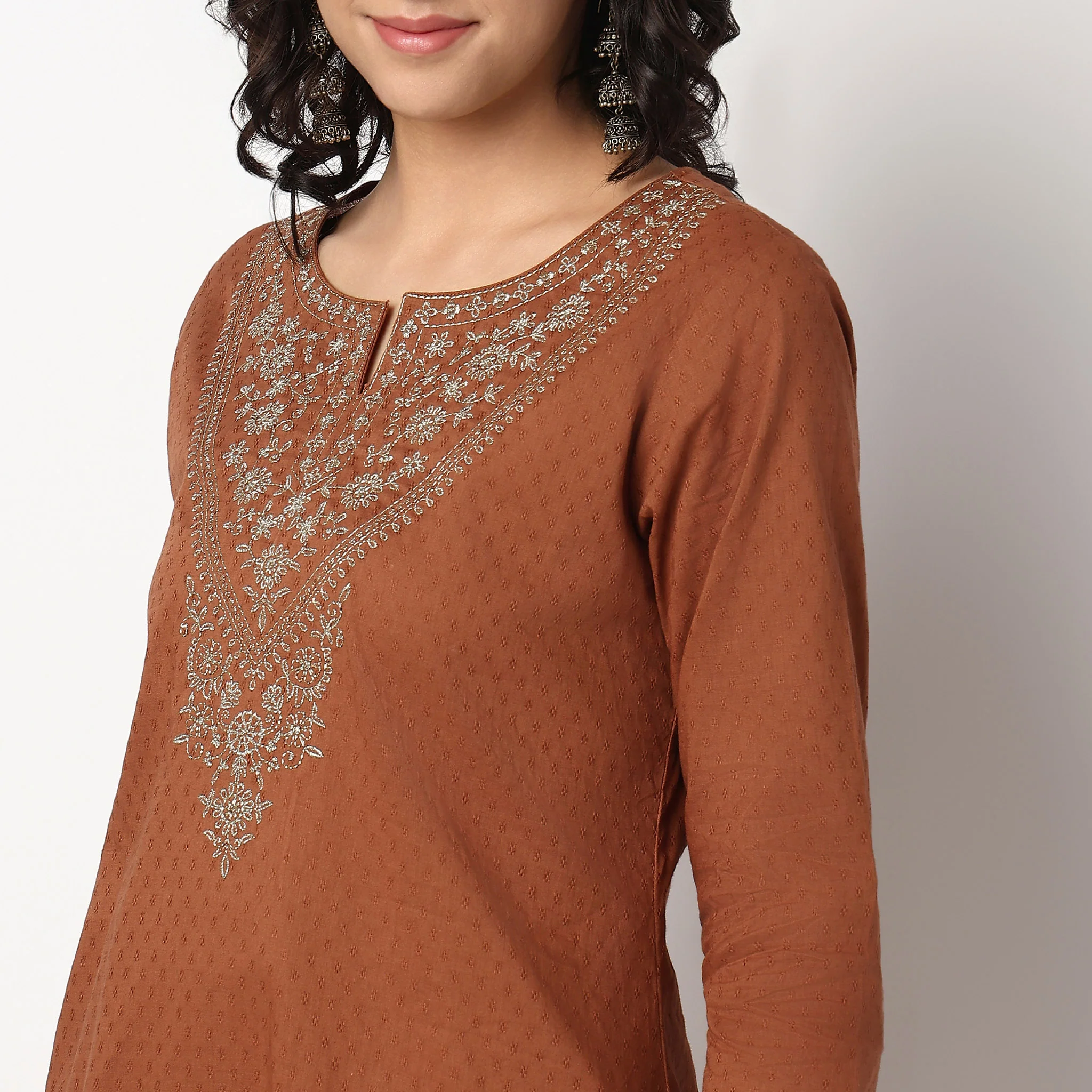 Embroidered Yoke Long Kurta - Image 4
